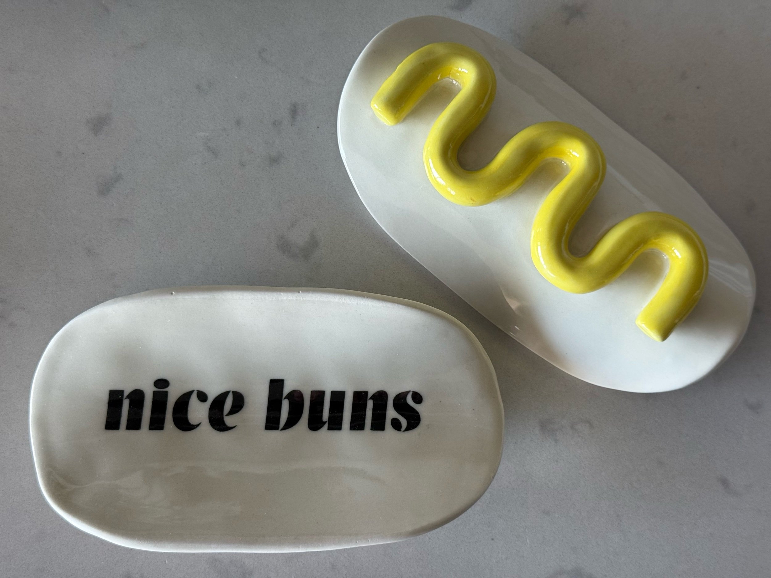 Hot Dog Plate - Nice Buns (Mustard)