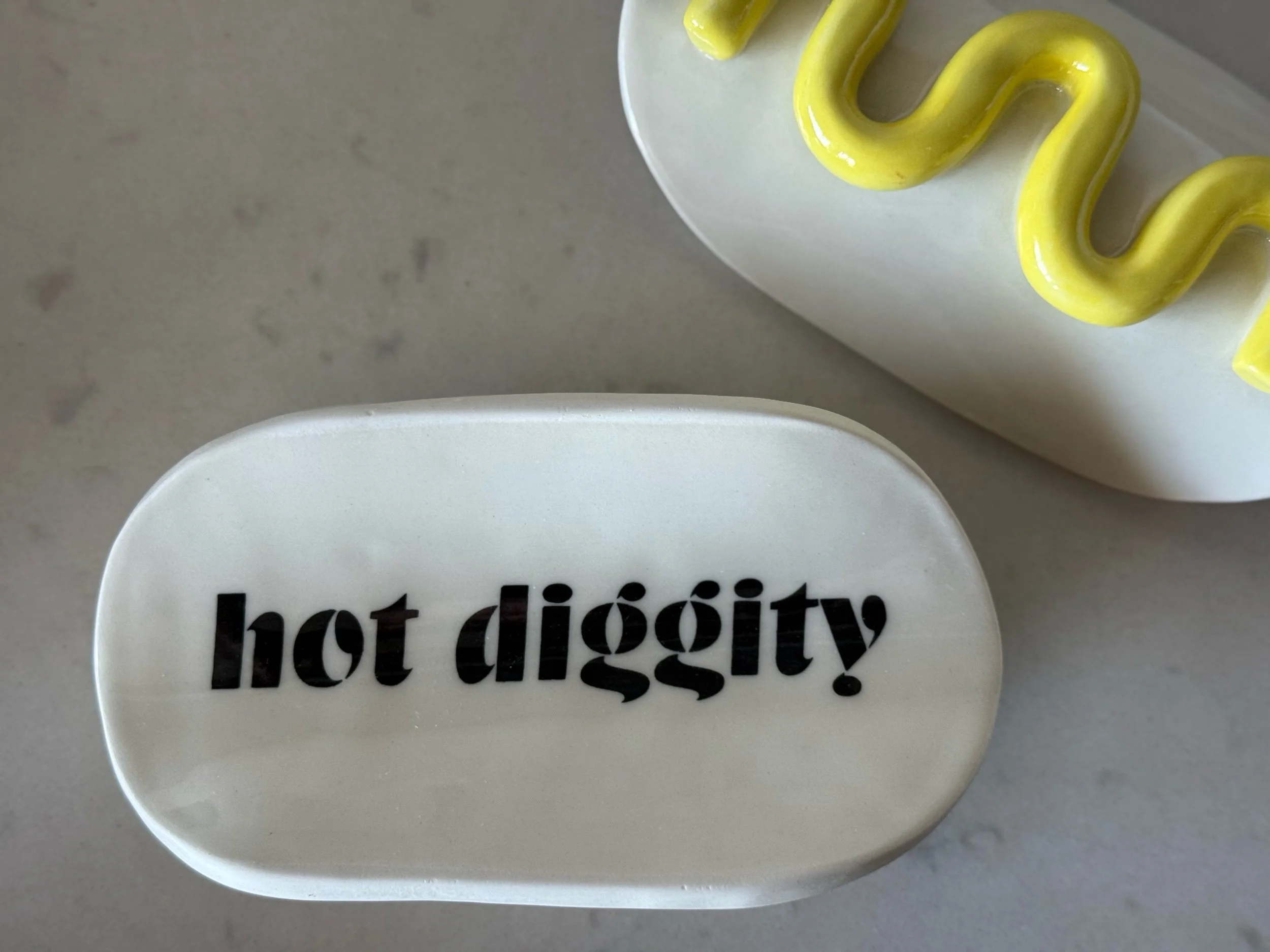 Hot Dog Plate - Hot Diggity (Mustard)