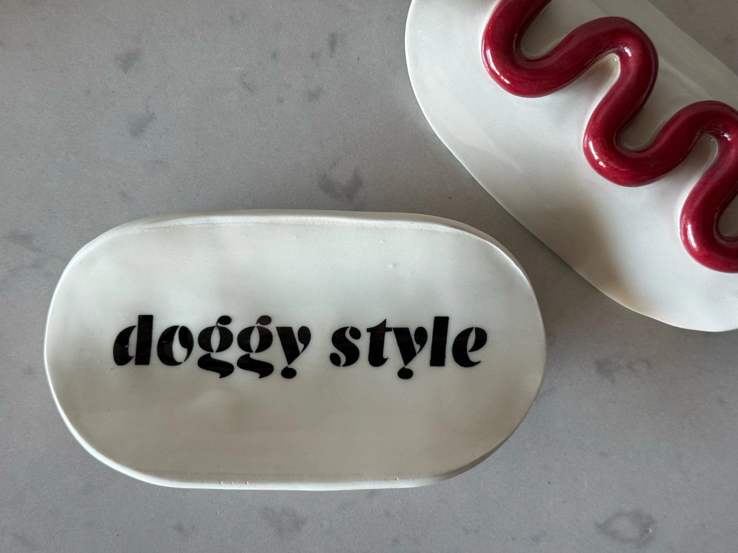 Hot Dog Plate - Doggy Style (Ketchup)