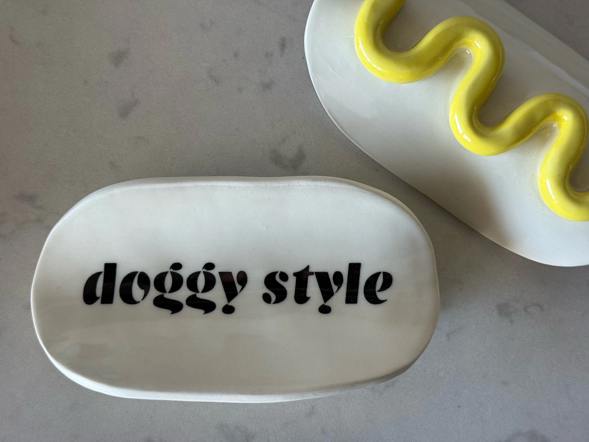 Hot Dog Plate - Doggy Style (Mustard)
