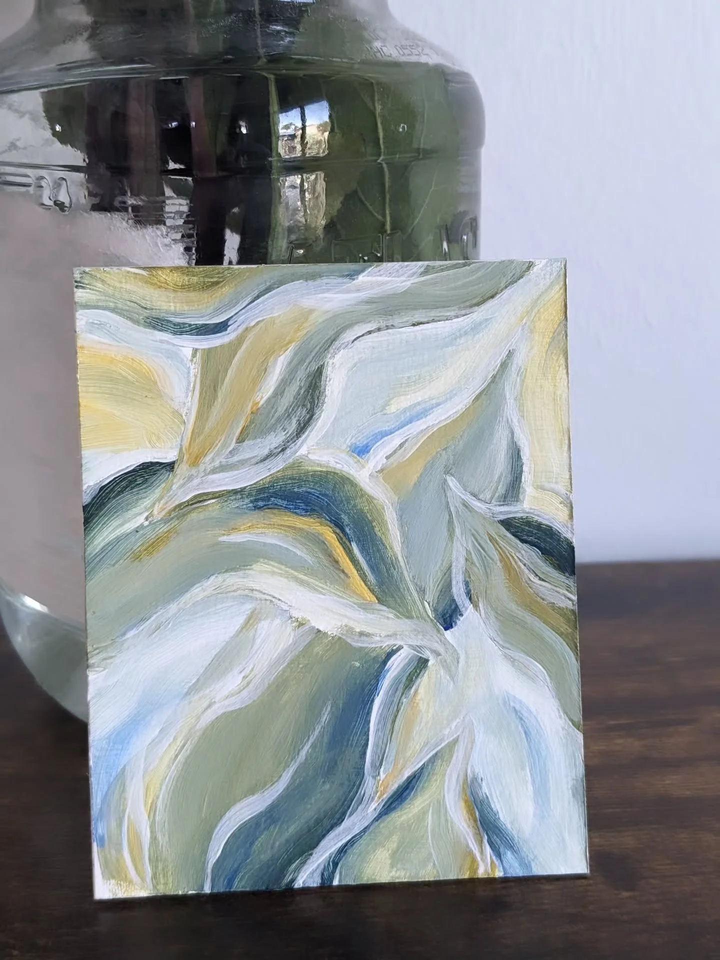 This mini 3.25x4" piece will be available to purchase from my website very soon. 

#floralart #abstractflowers #minipaintingseries #acrylicfloralspainting