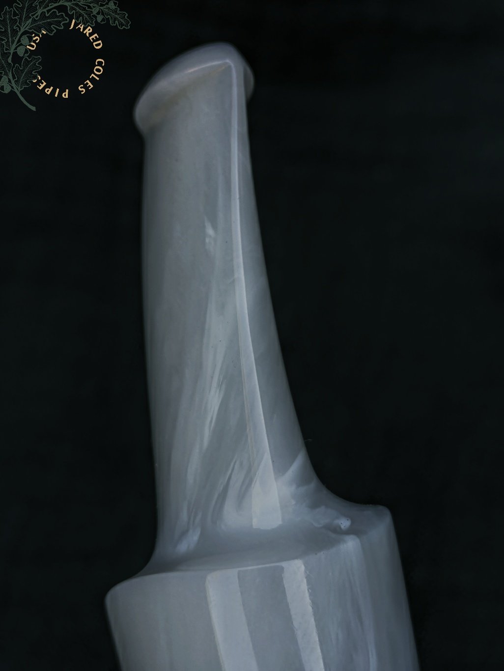 MonochromeApple_stem.jpg