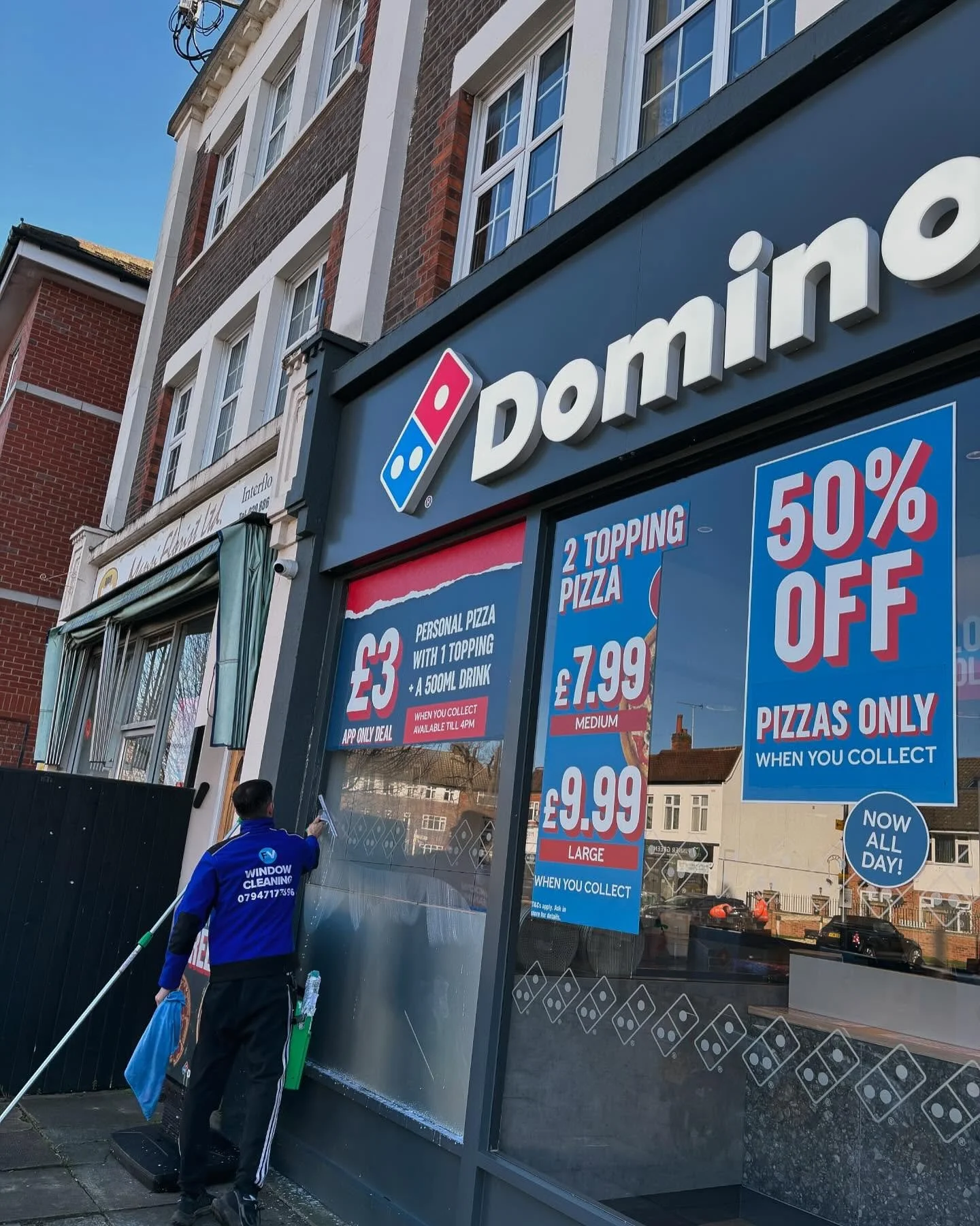 Shop fronts 🍕🍫🕯️ #window#windowcleaning #windowcleaner