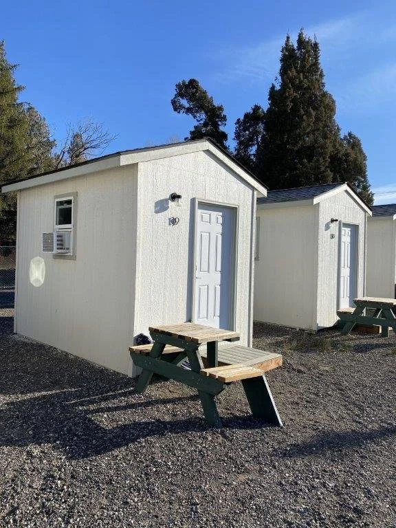 house-with-picnic-table