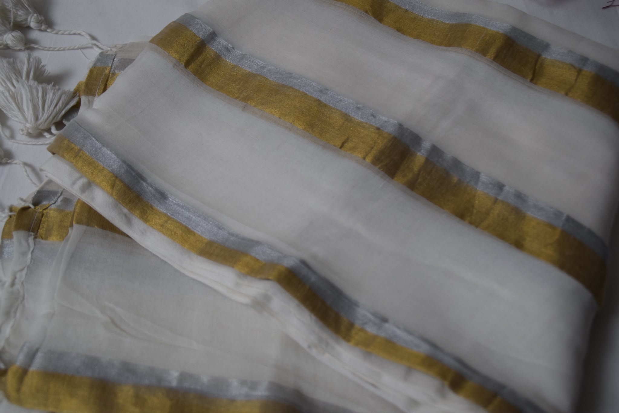 gold and silver body Mulcoton saare