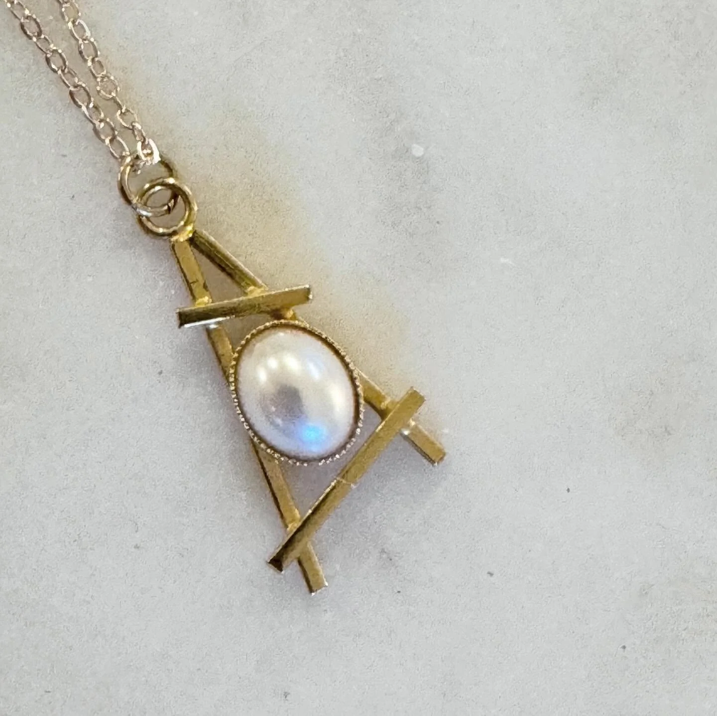 Easel Pearl Pendant - Nonno&rsquo;s Keepings.

Heirloom-Led Jewellery, Inspired by Italian Heritage.

#heirloomjewelry #heirloomjewellery #italianjewellery #nonnoskeepings #vintagejewellery