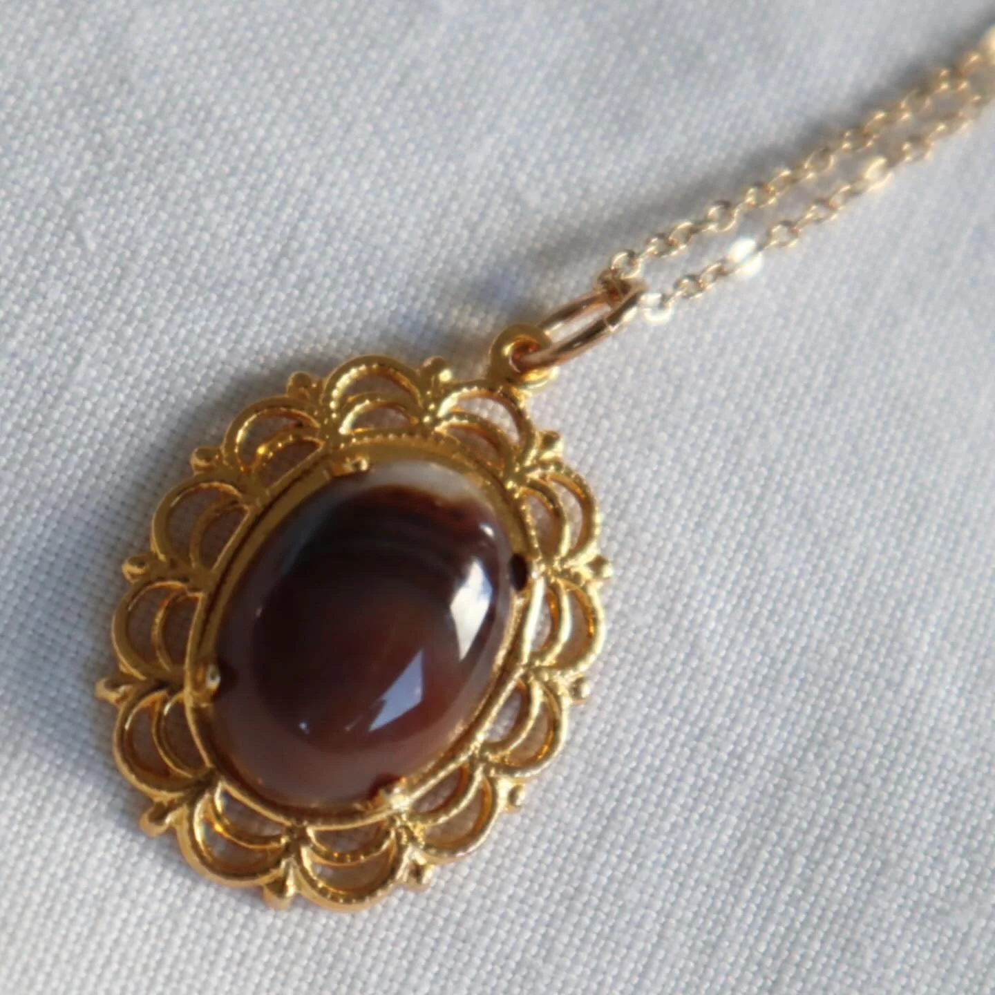 Natural Banded Agate Lace Pendant Necklace. Nonno&rsquo;s Keepings.

Heirloom-Led. Slow Made.

#heirloomsreimagined #agatenecklace #goldjewellery #italianheritage #vintagenecklace