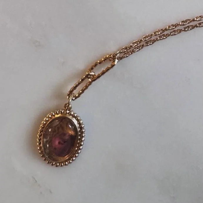 Forbidden Fruit Fob Glass Pendant. Nonno&rsquo;s Keepings.

#heirloomsreimagined #vintagejewellery #fruitnecklace #italianheritage #fobpendant