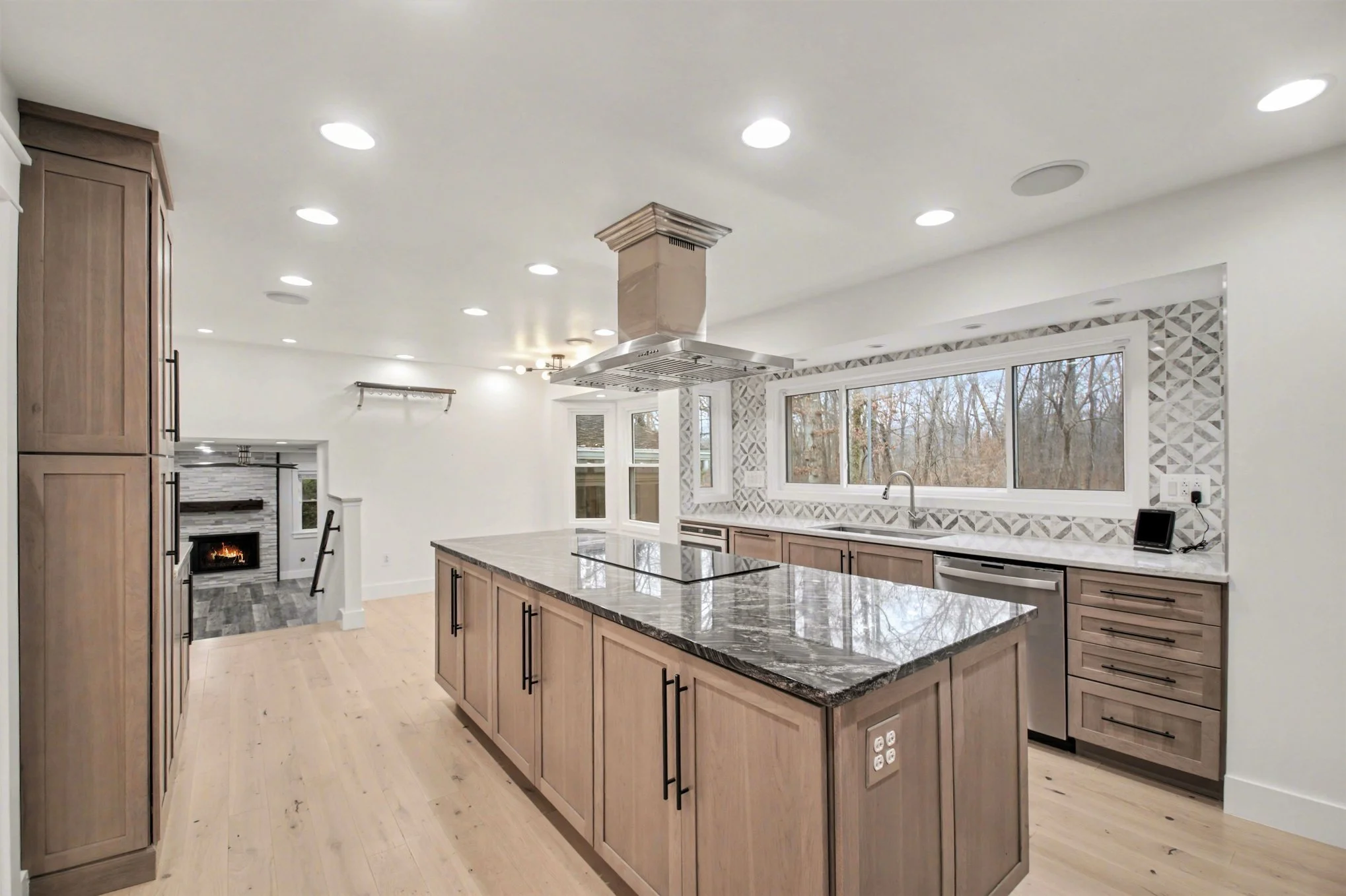 24 Lipscomb Ct, Sterling, VA 20165