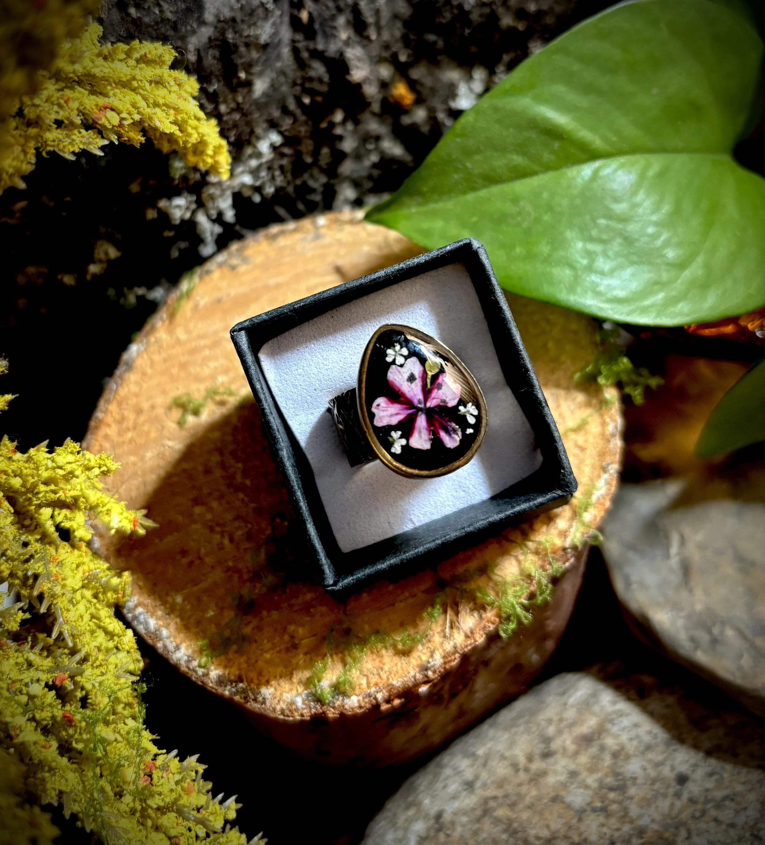 Large Antique Gold Tear Drop Ring- Pink/White Flowers