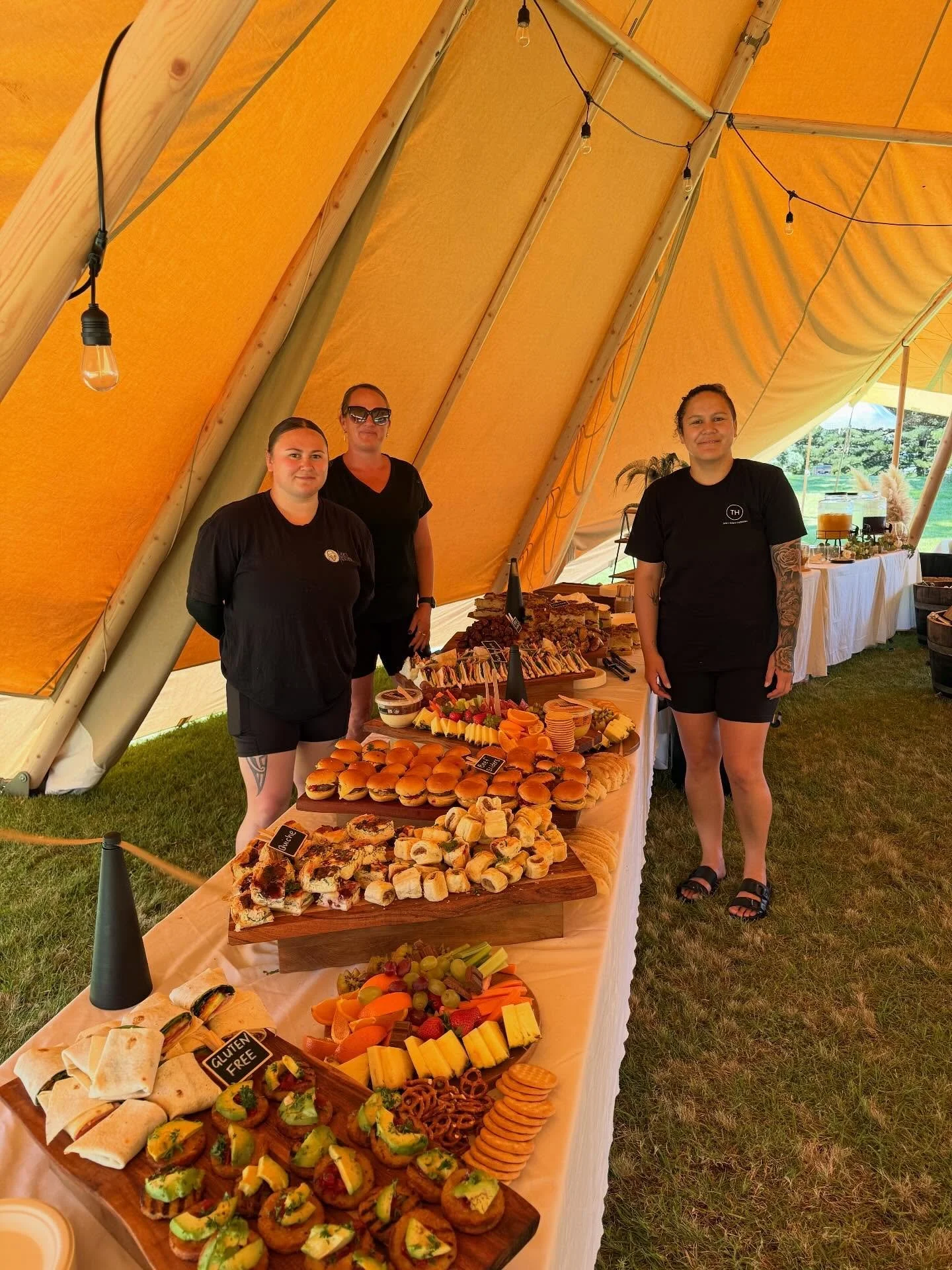 As a celebrant, I get to see the behind-the-scenes magic that makes a wedding feel seamless and amazing catering teams are a huge part of that. From beautiful grazing tables to smooth service, these legends always elevate the day. 🙌💍
.
.
.
.
.
.
.
