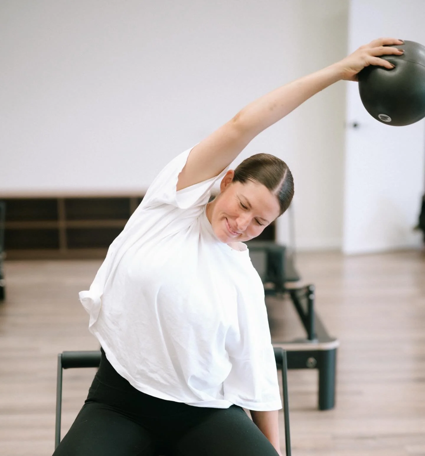 Guess who&rsquo;s back! 

Jess is back on the schedule - catch  her in the reformer room on Fridays teaching stretch and reformer. 

Yogis if you&rsquo;ve missed your Jess fix - book in for a juicy stretch class - what a way to start your day 🌼

Fri