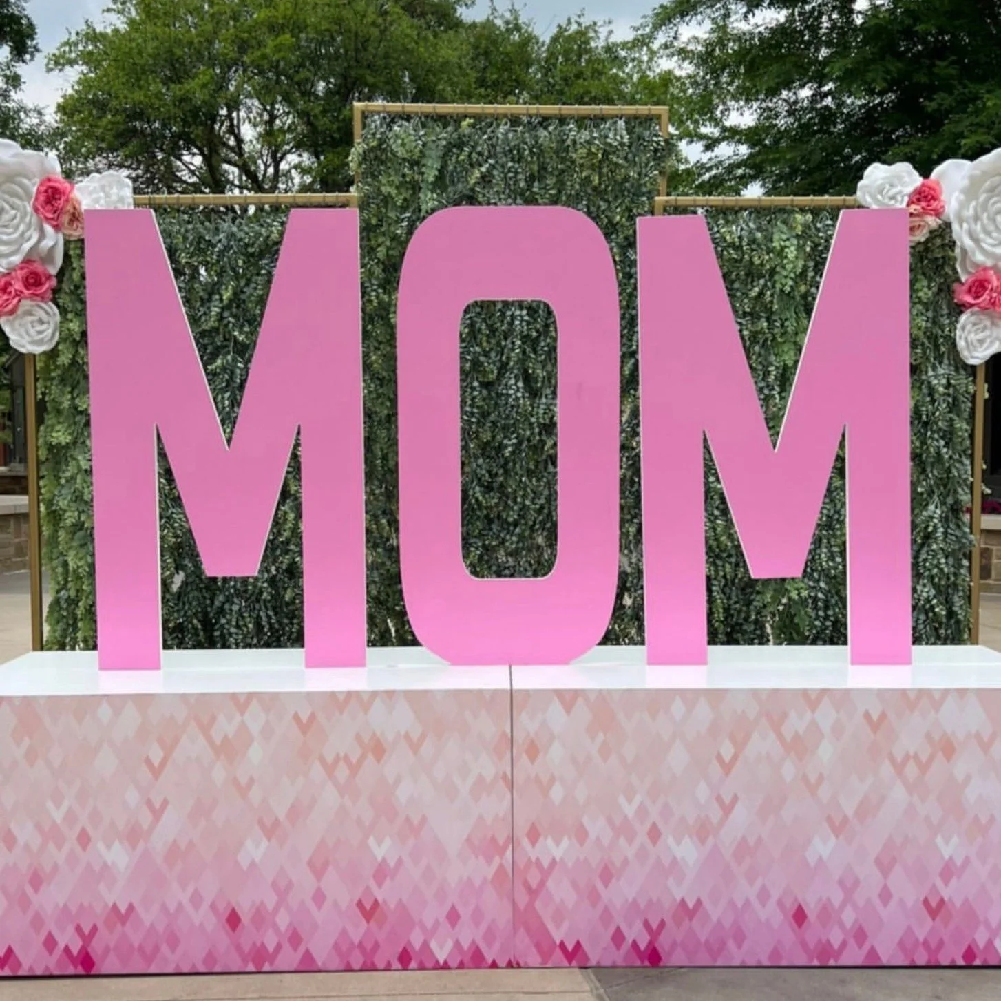 Happy Mother's Day! 🩷 We would love to help design your next photo op.