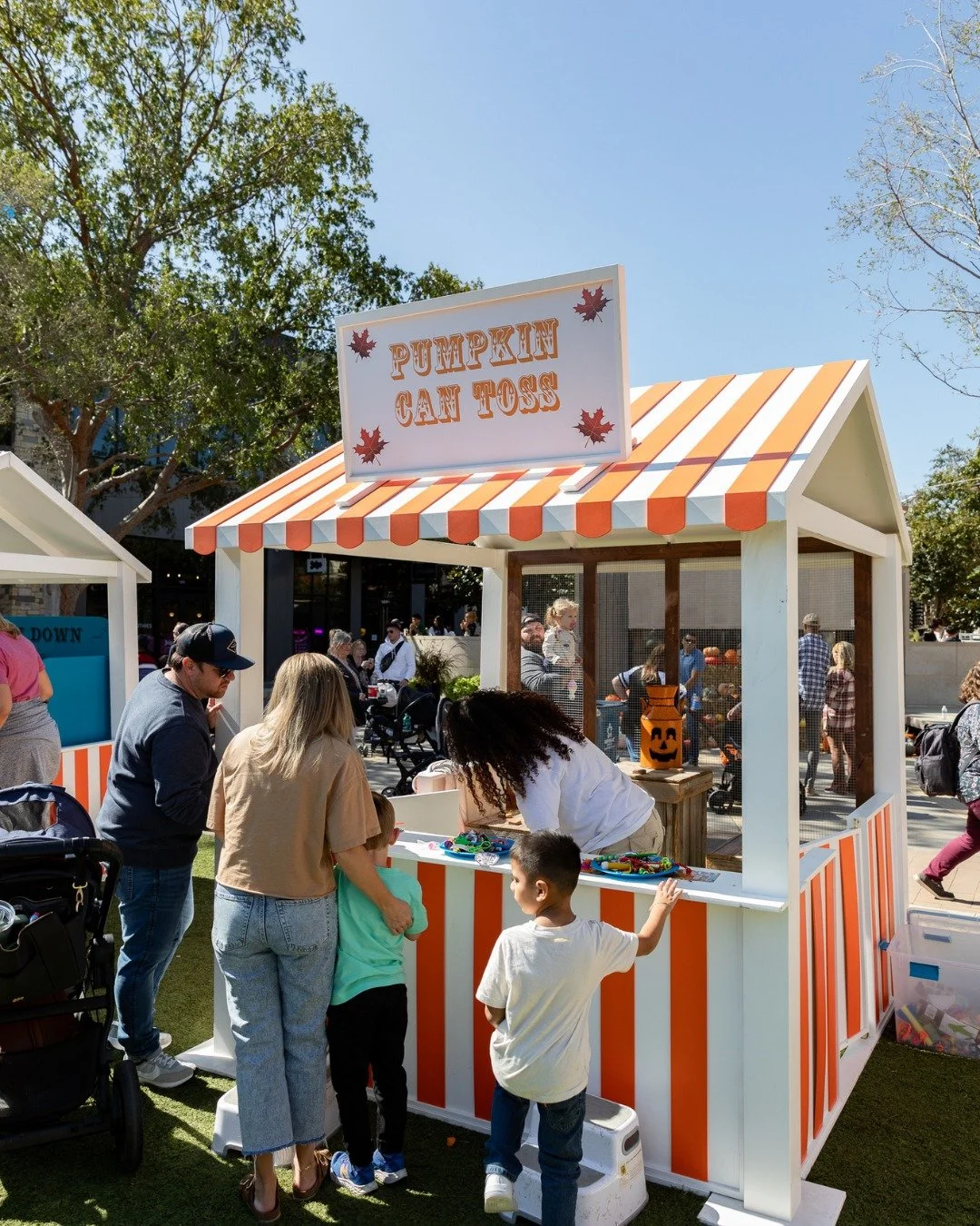 It may still be hot outside in Texas, but we are ready for fall and all things pumpkin. 🍂 This Fall Fest event was SO much fun to plan at Gscape. Worked with the best!