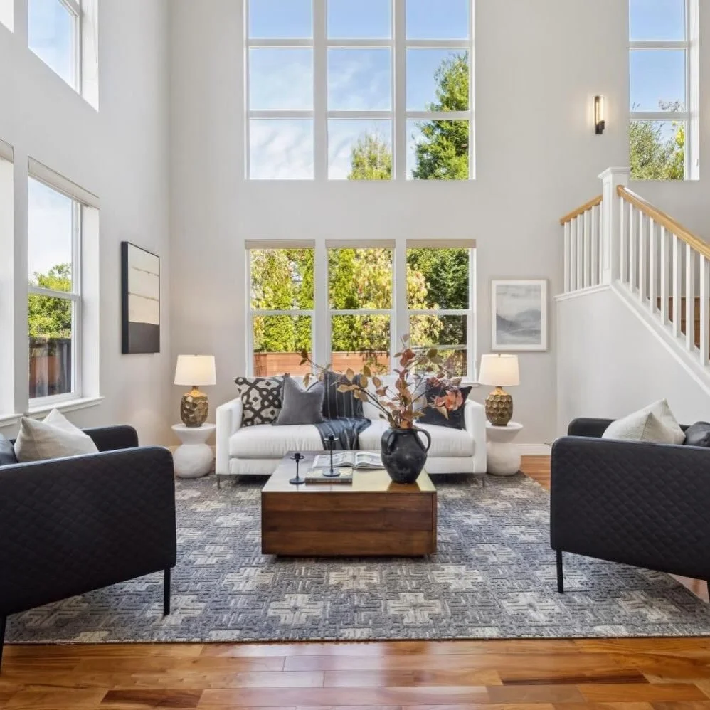 Open this weekend in Corte Madera ✨

The first thing you notice at 25 Wildflower Drive is the light. Vaulted, open-beam ceilings and tall windows set the tone in the living room, and the rest of the house follows: a kitchen that opens to the dining r