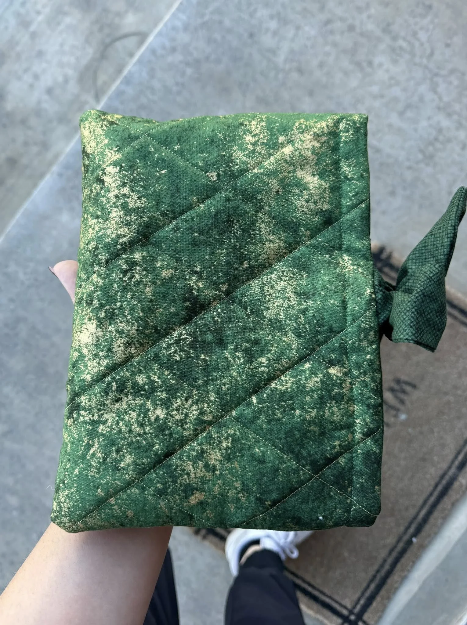 Throne of Glass Themed Book Sleeve