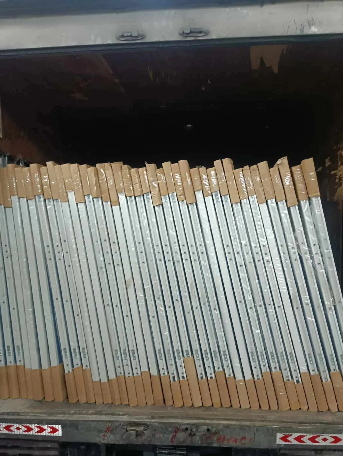 Office cubicles delivery