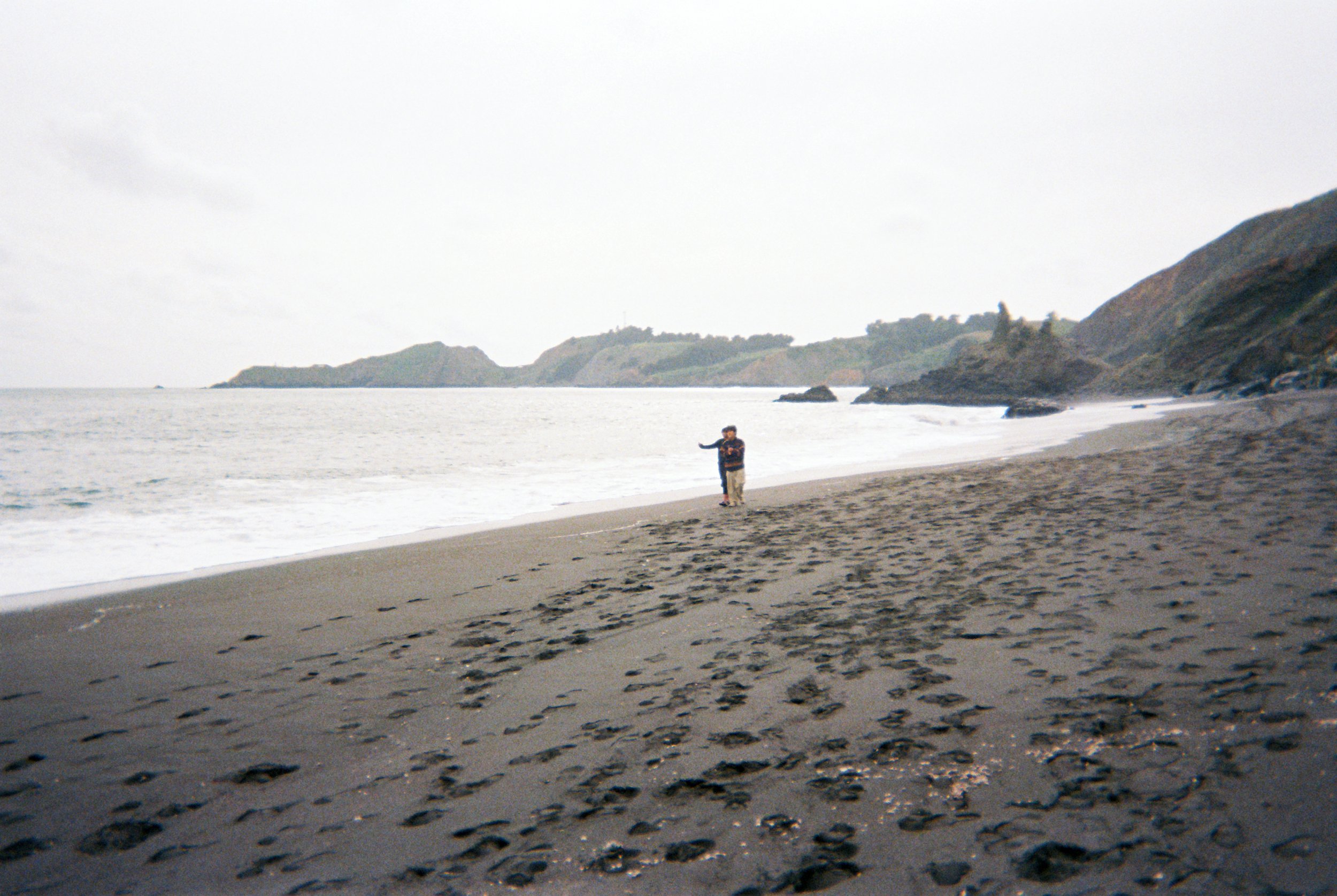 Fujifilm disposable camera (2025)
Black Sands Beach, USA