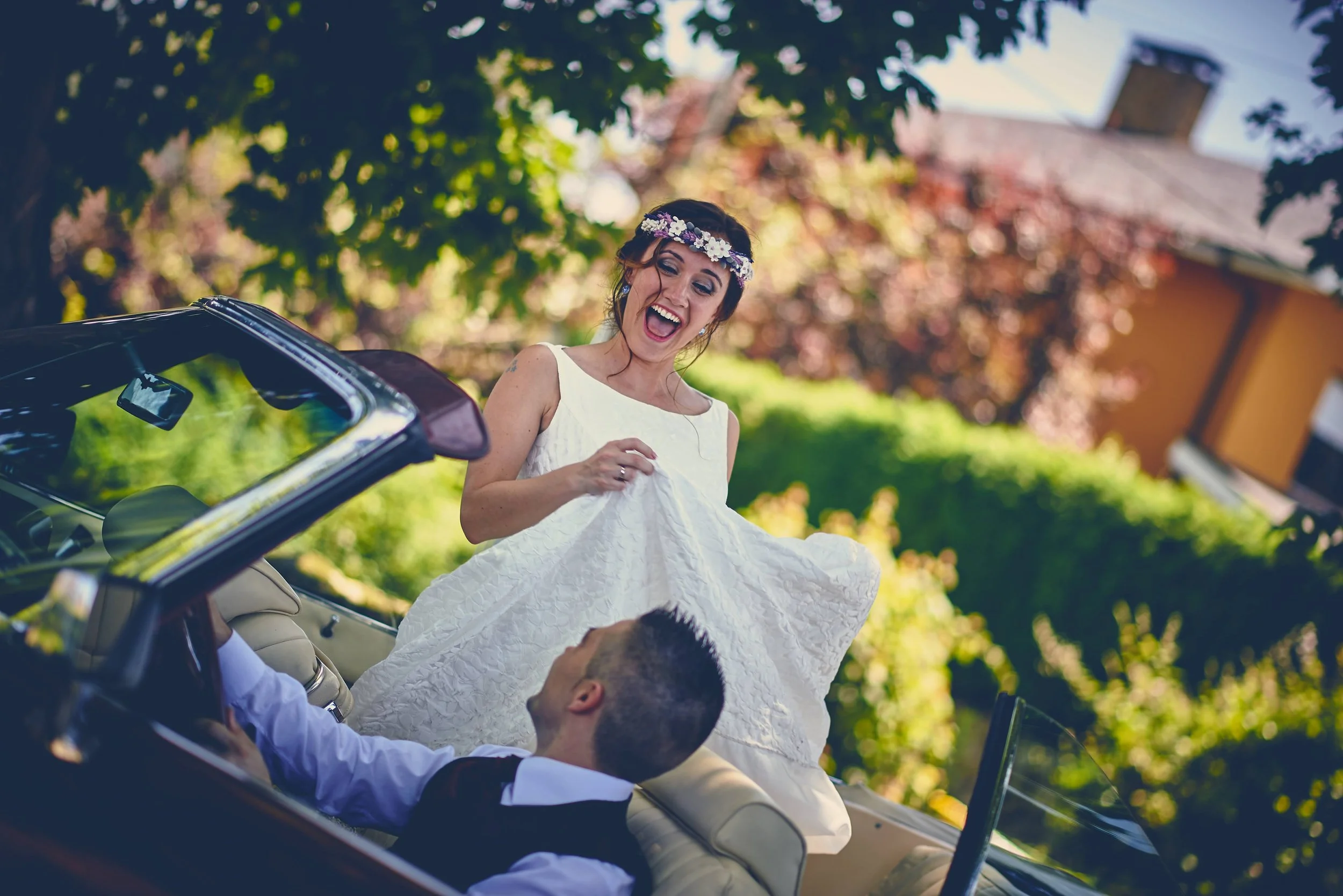Ceremonia de boda civil en palacio histórico cerca de Oviedo. Fotografía artística de novios en entornos clásicos de Asturias