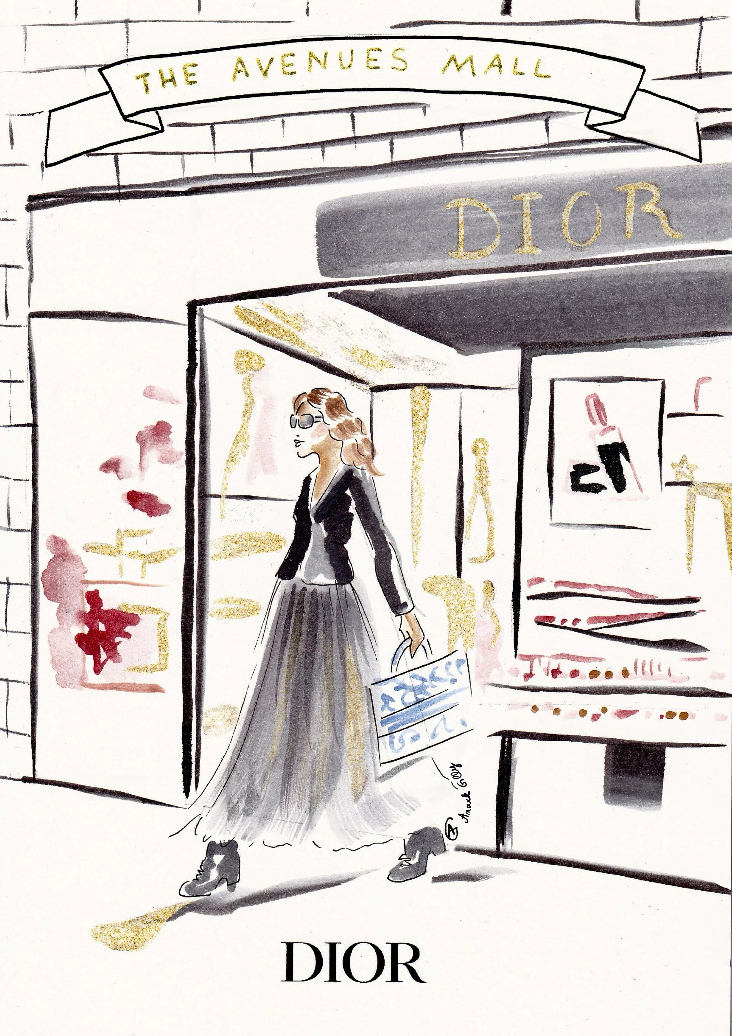 Une illustration à la mode montrant une femme portant une robe longue, des lunettes de soleil, une veste noire et tenant un sac, qui sort d'une boutique Dior avec des affiches de maquillage, située dans un centre commercial ou un mall.