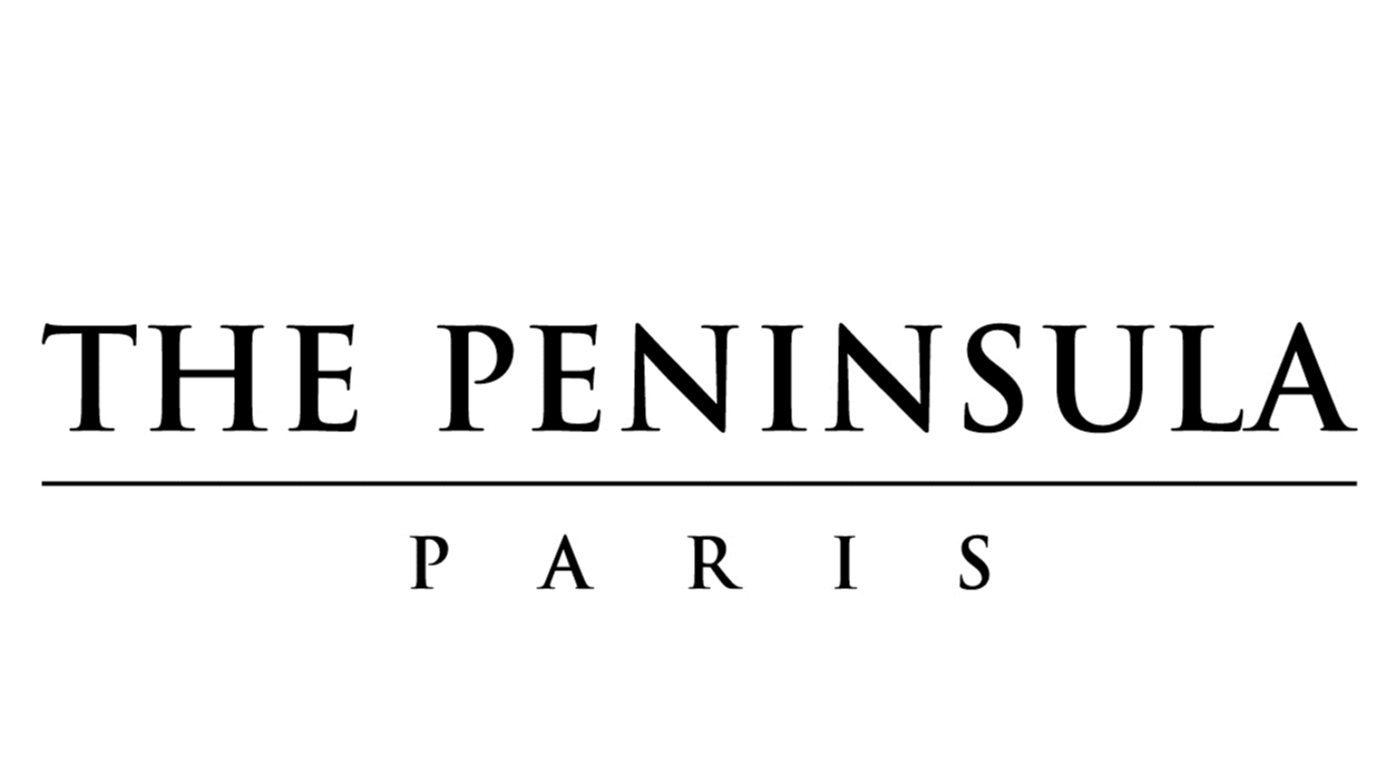 Logo de 'The Peninsula Paris' en noir et blanc avec texte stylisé.