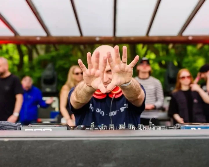 So many @909_festival memories 🫶

This year is actually the first &ldquo;Vince Watson live set&rdquo; back at 909 Festival, since that very 1st edition of the festival, Revolution909 in 2011.

Over the years, we&rsquo;ve had the infamous unscripted 