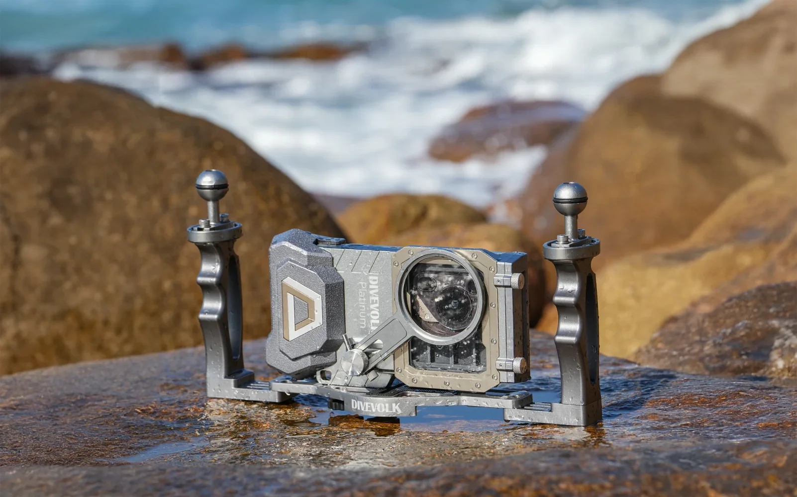 Eye candy: the new Platinum case is definitely much more stylish than the other colors. Source: https://www.divevolkdiving.com/