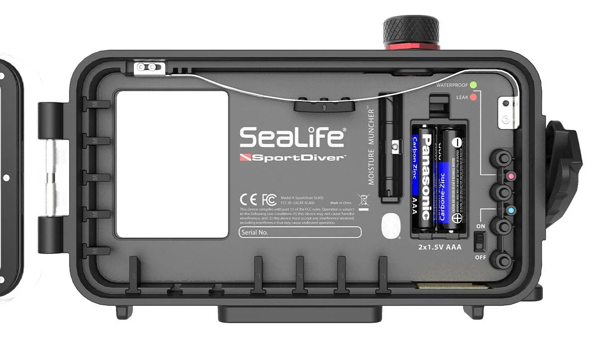 Moisture Munchers and batteries are placed in side the housing. Source: https://www.sealife-cameras.com/