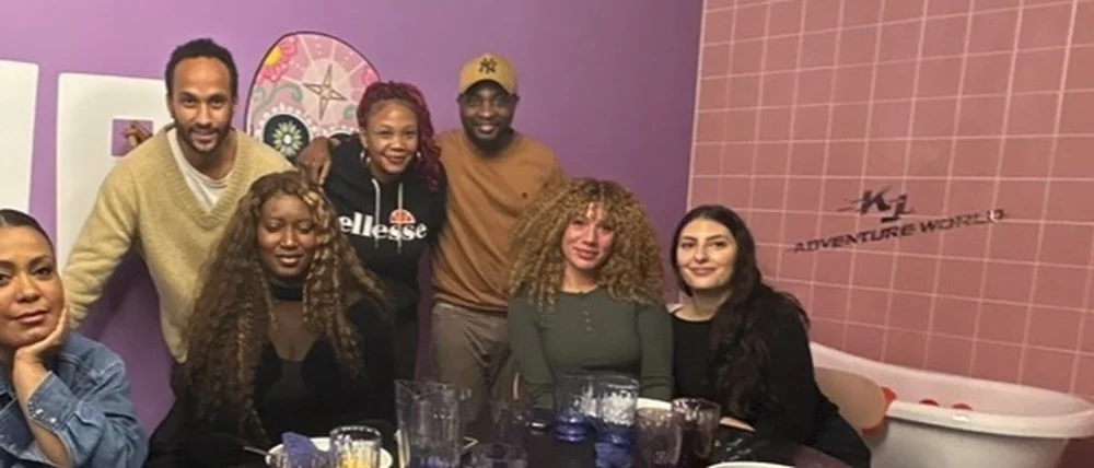 Team von Kinova Care beim gemeinsamen Essen