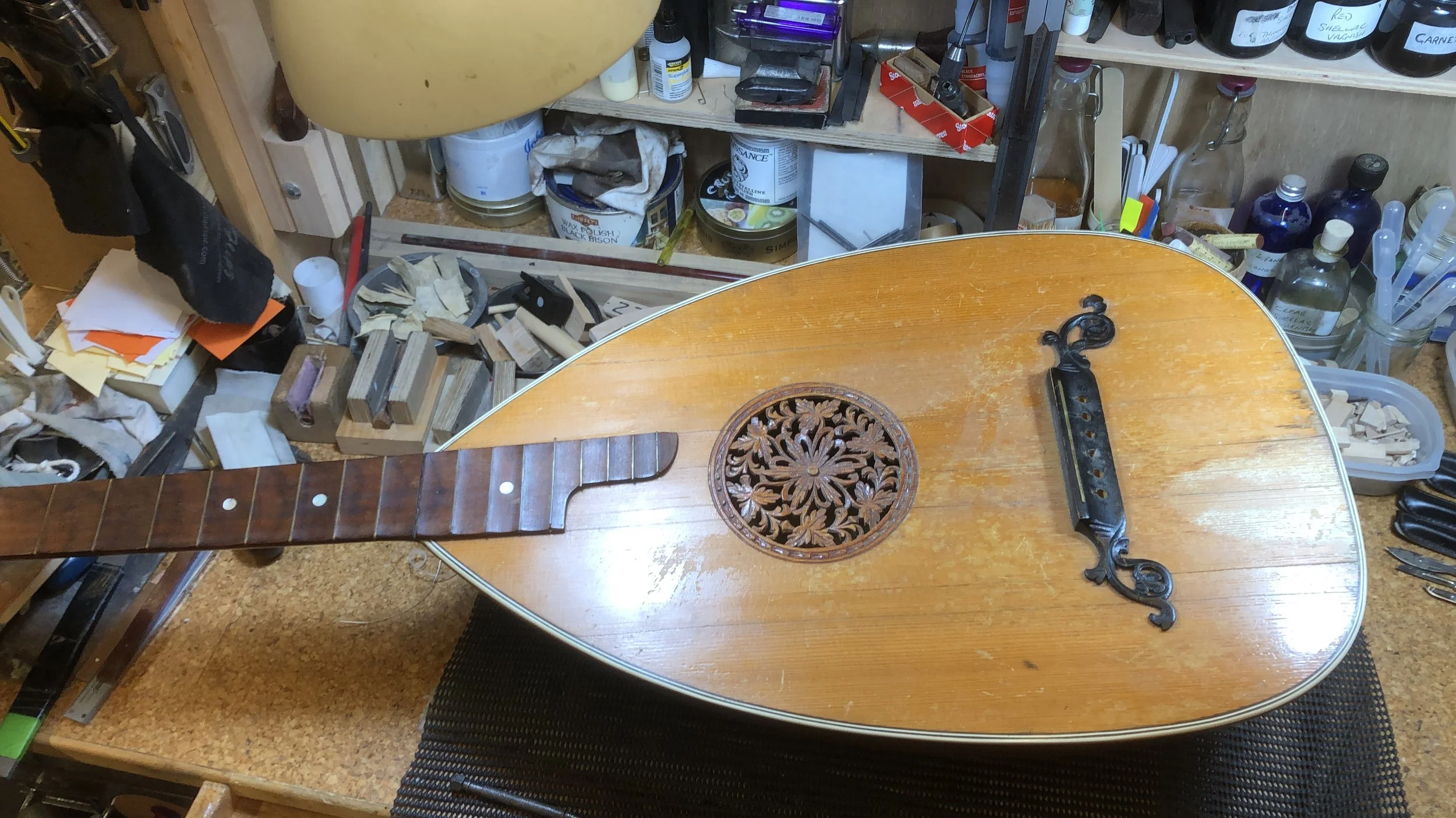 Repaired guitar lute instrument