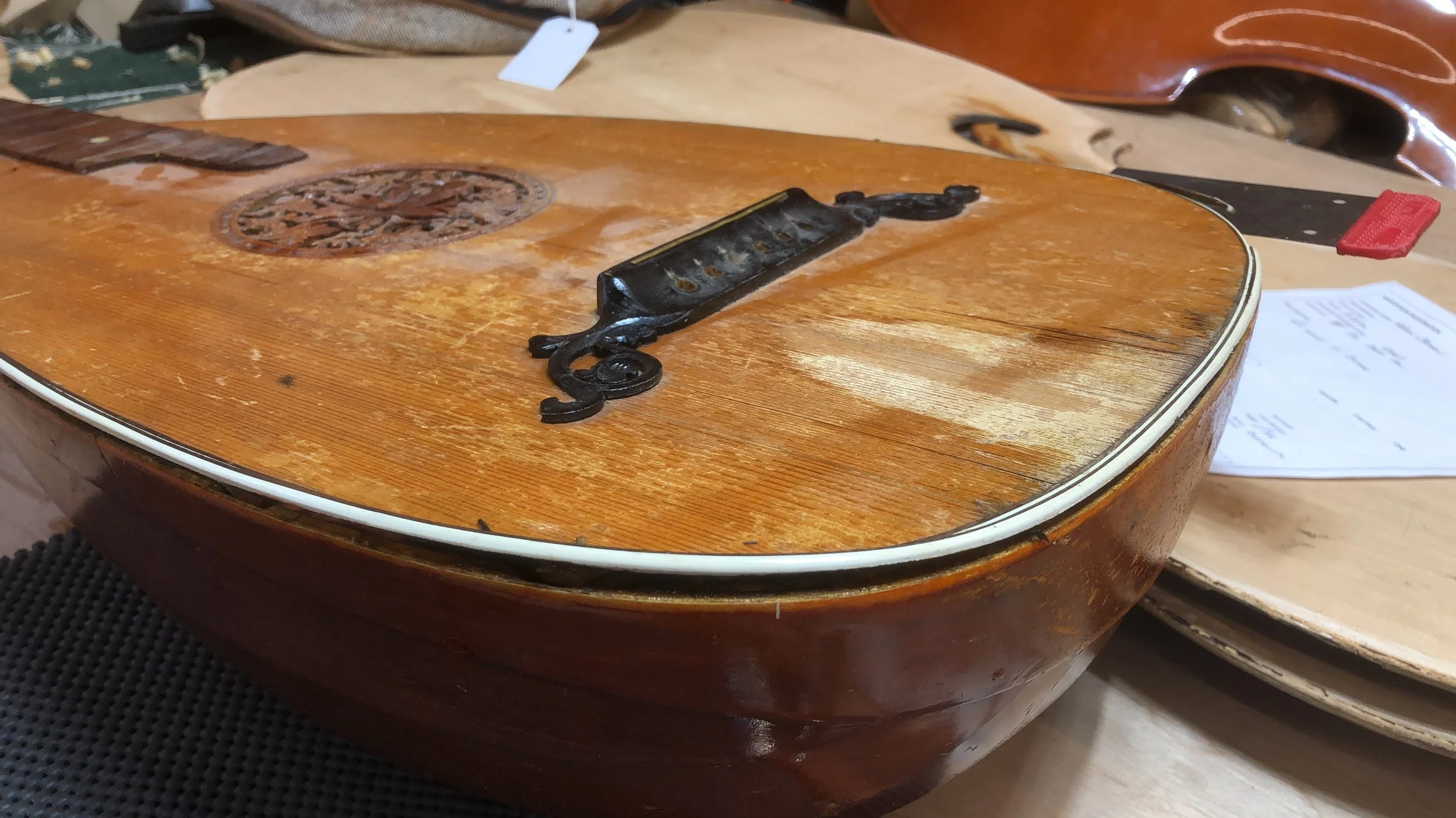 Repaired guitar lute instrument