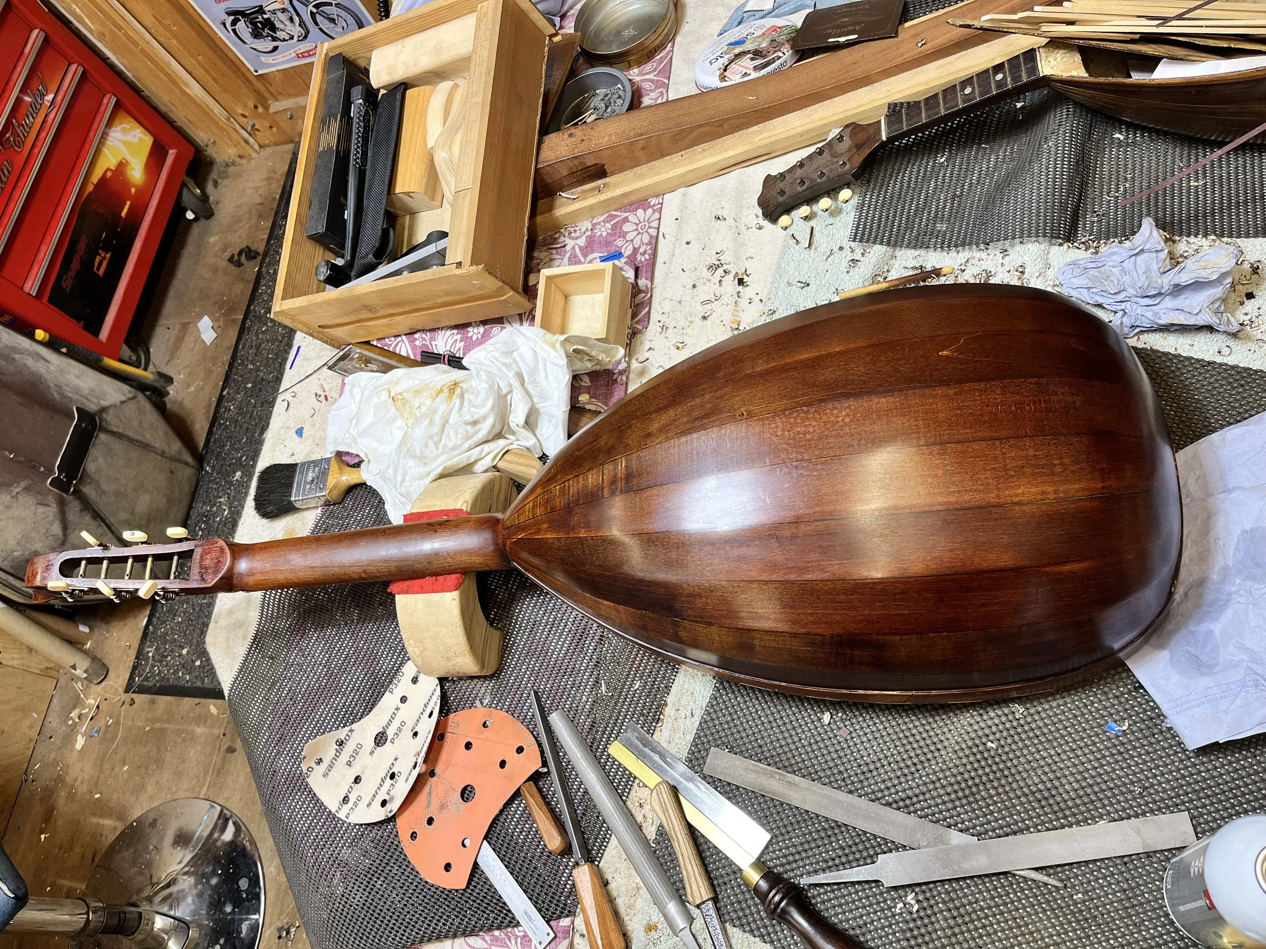 Repaired guitar lute instrument