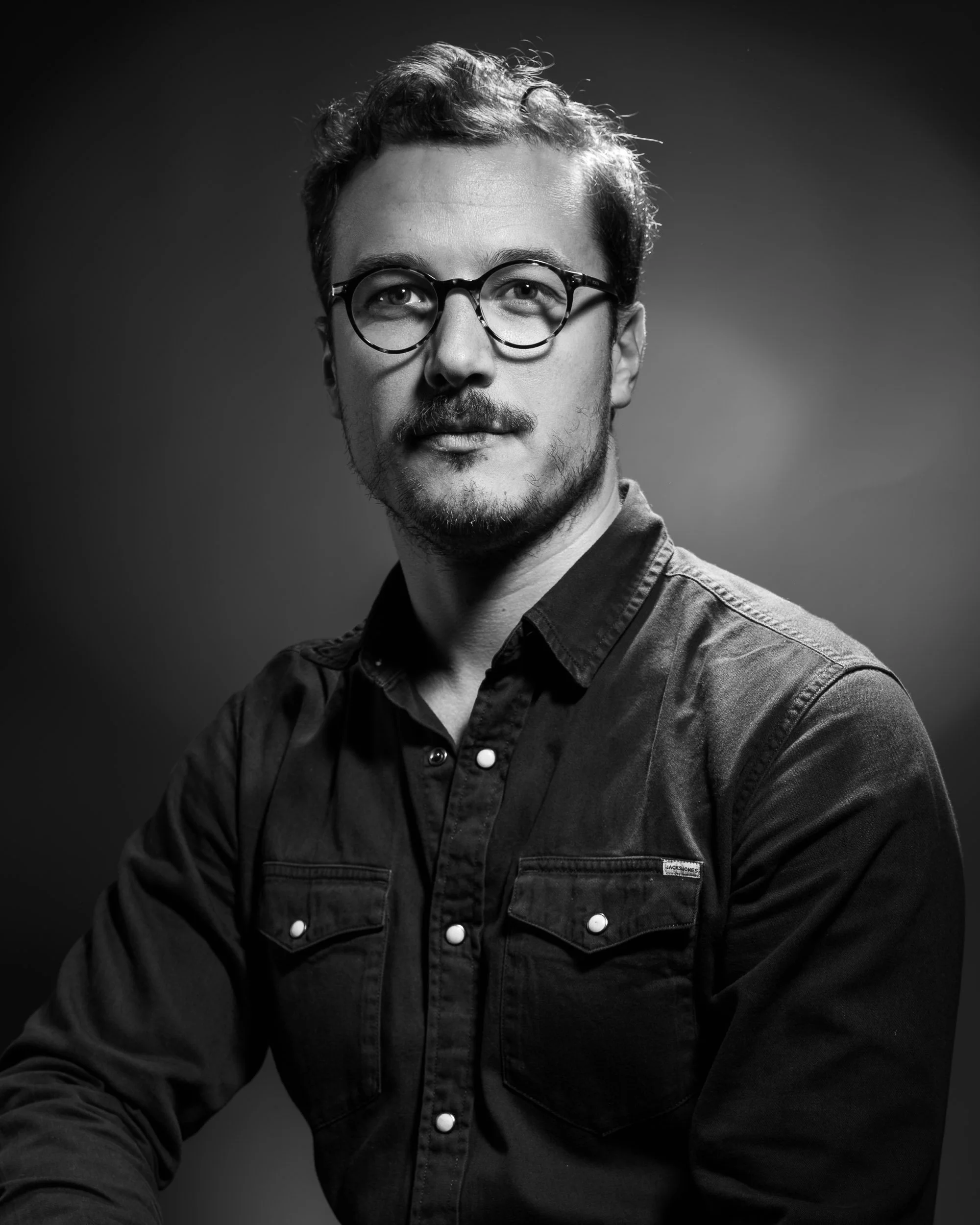 Autoportrait Thomas Melhan noir et blanc style Paramount Hollywood Harcourt photographie de studio