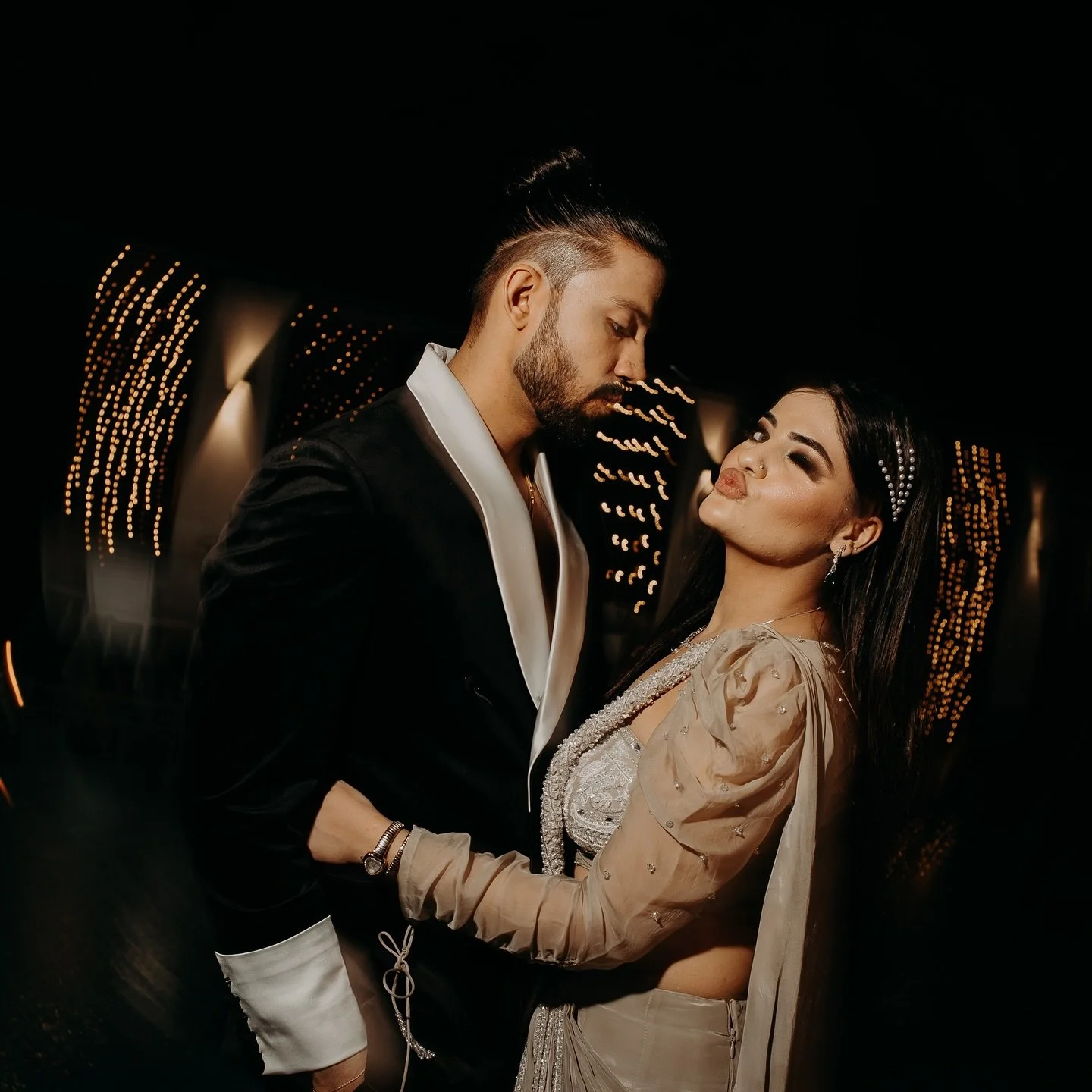 He put a ring on it&hellip; I put glitter on everything else 💍✨

#EngagedAF #SheSaidYes #CoupleGoals #JustEngaged #RingOnIt #EngagementShoot #BrideToBe #FutureGroom #LoveInFrames #CapturedWithLove #WeddingVibes #ModernCouples #TheTalesOfMoira #bride