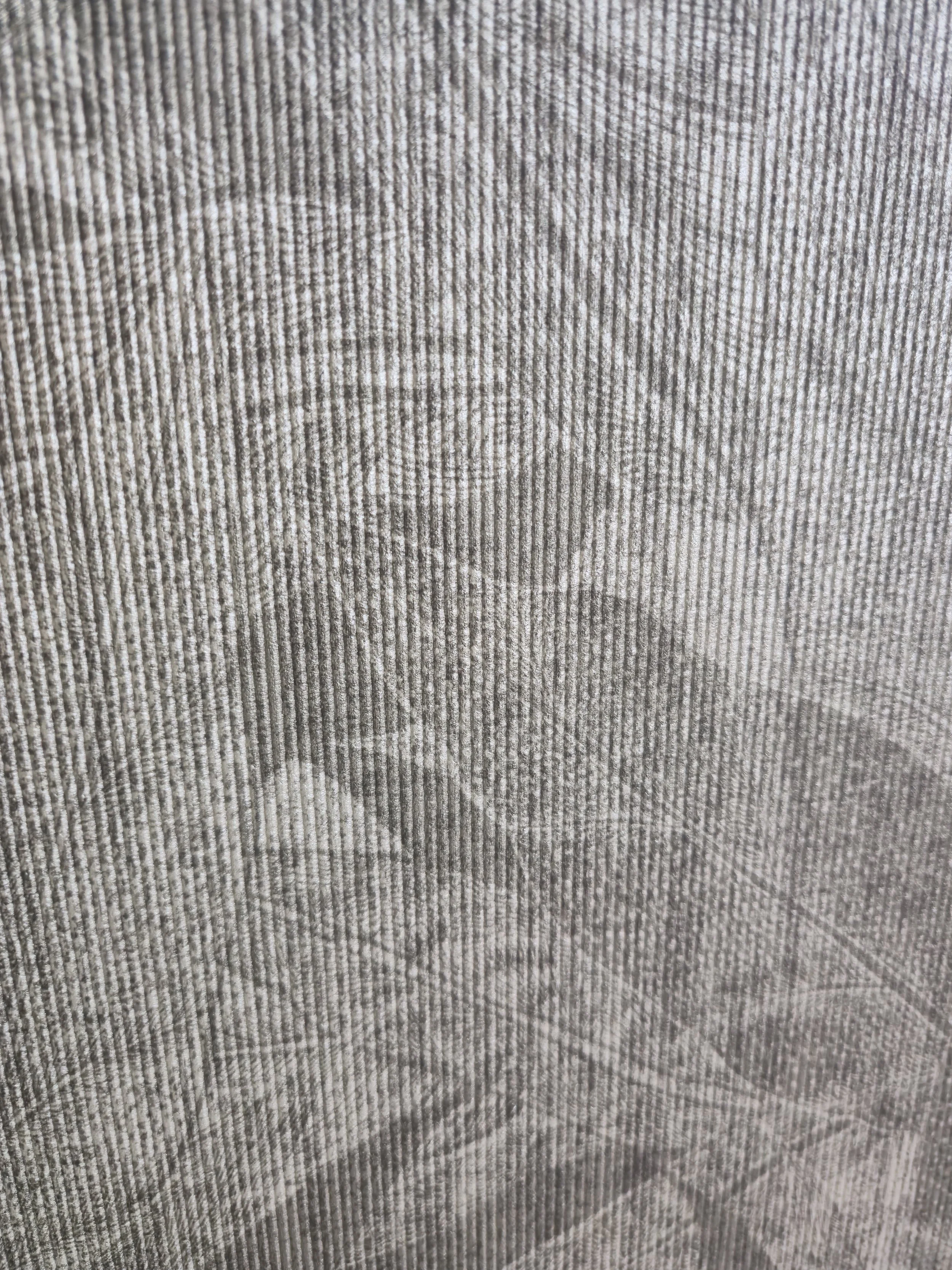 Perfect invisible double cut seam on luxury Arte wallpaper, showcasing specialist installation by Pro Wallpapering.