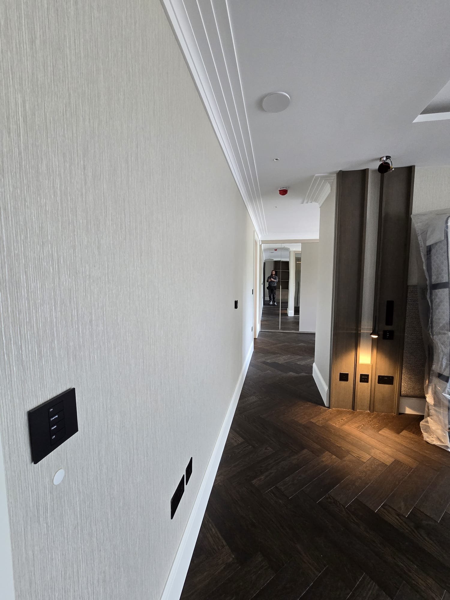 Expert installation of 130cm wide-width Arte commercial vinyl. Executed using advanced double-cutting techniques for entirely invisible seams