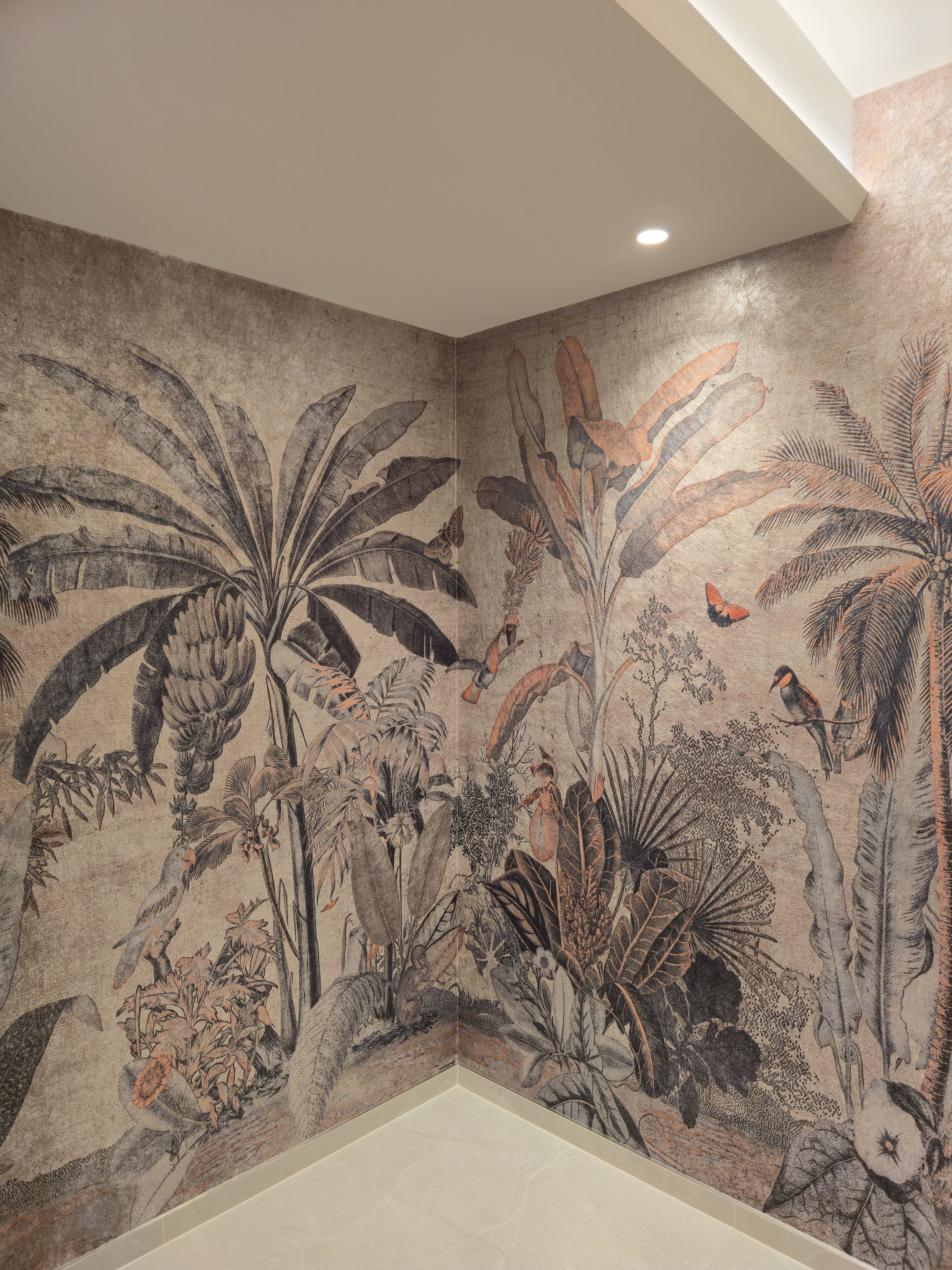 Expert hanging of bespoke scenic tropical murals and hand-painted luxury wallcoverings Arte