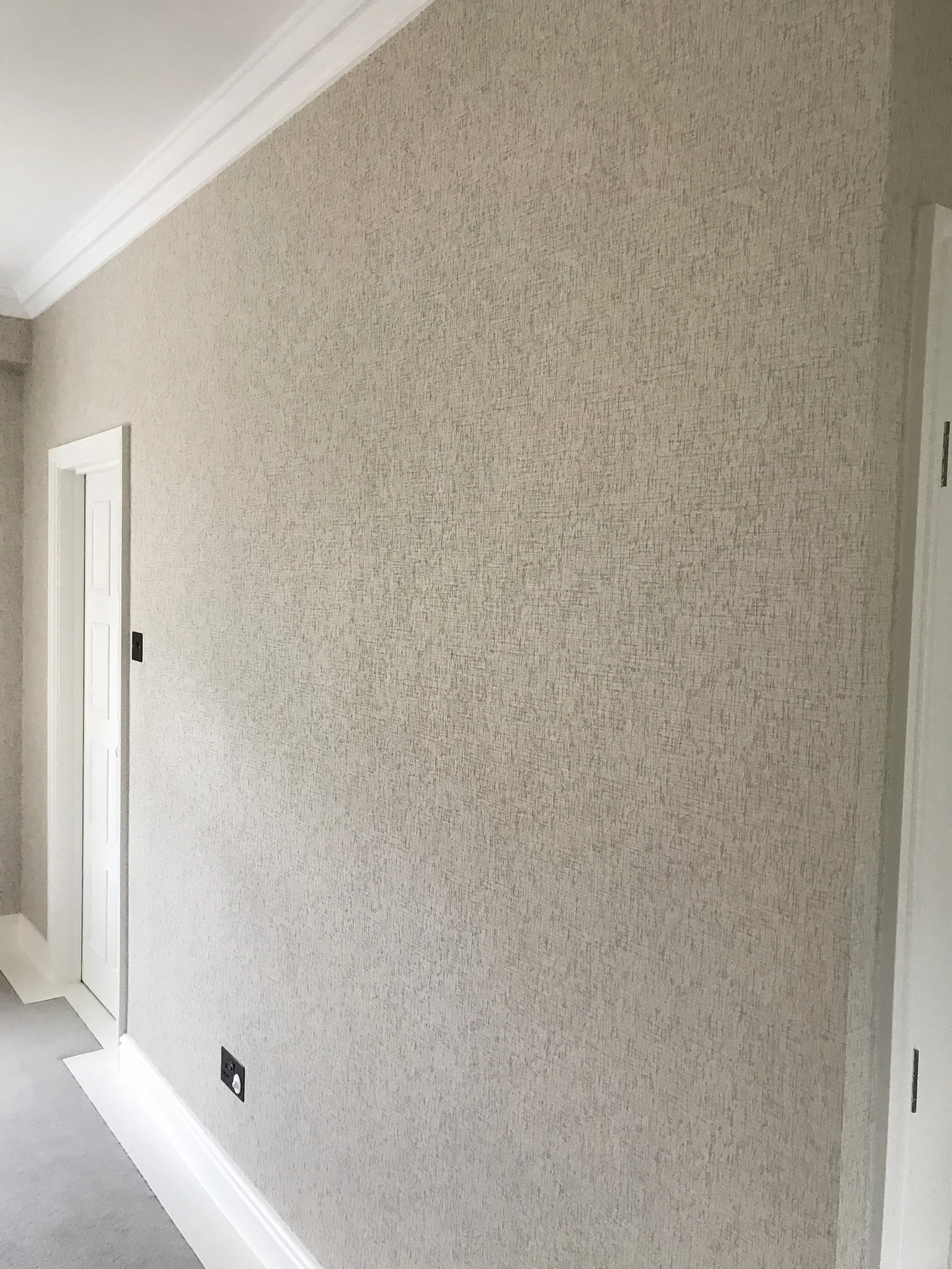 professional-linen-texture-wallpaper-hanging-chelsea.jpg