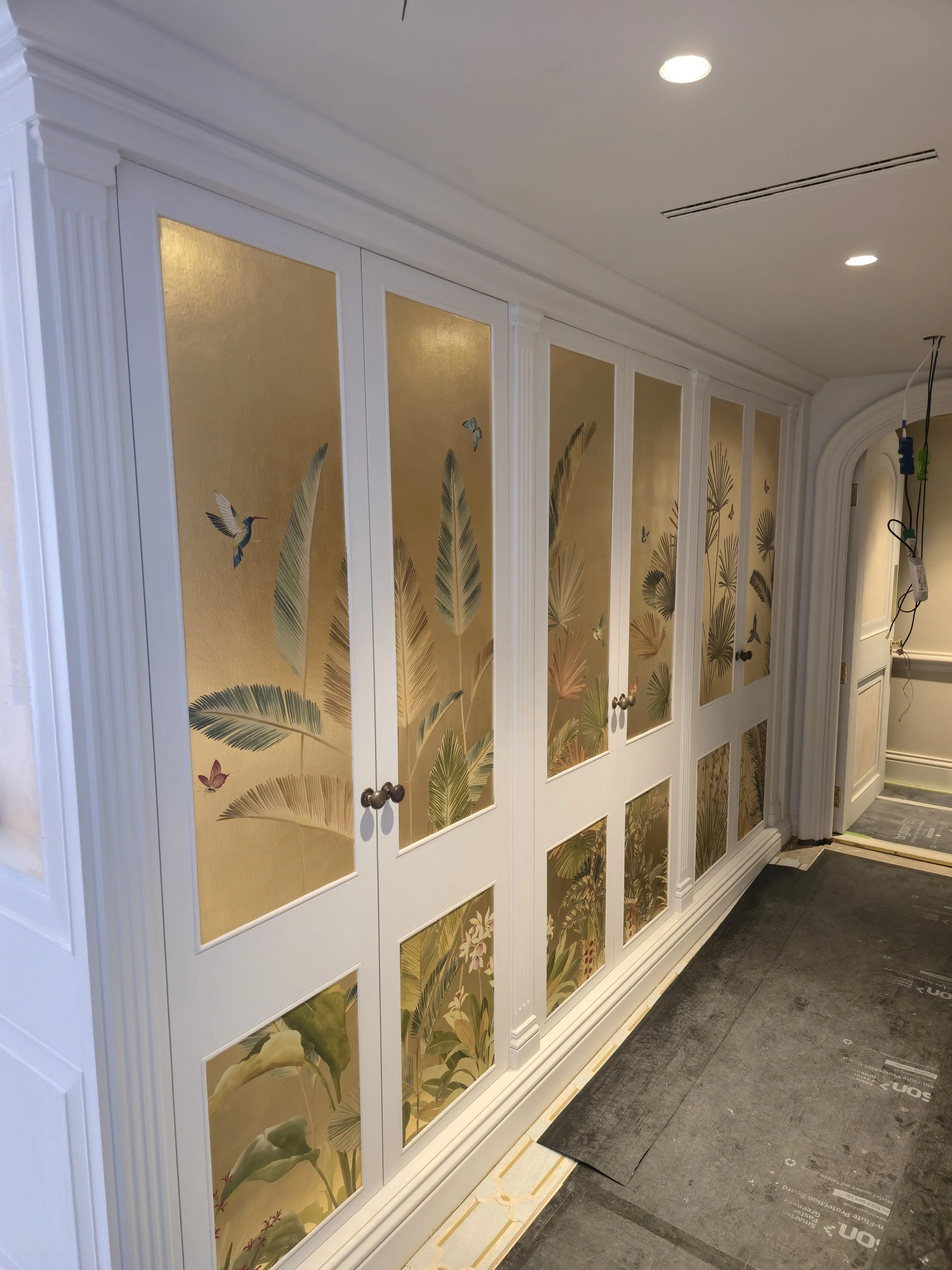 gold-foil-wardrobe-wallpaper-fitter-knightsbridge.jpg