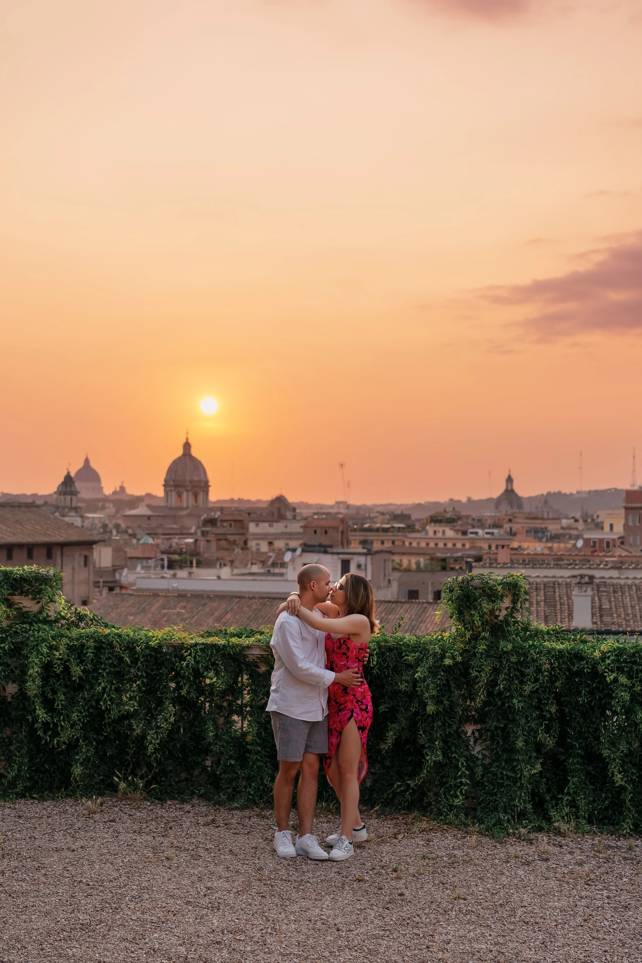 Proposal sunset photoshoot in Rome