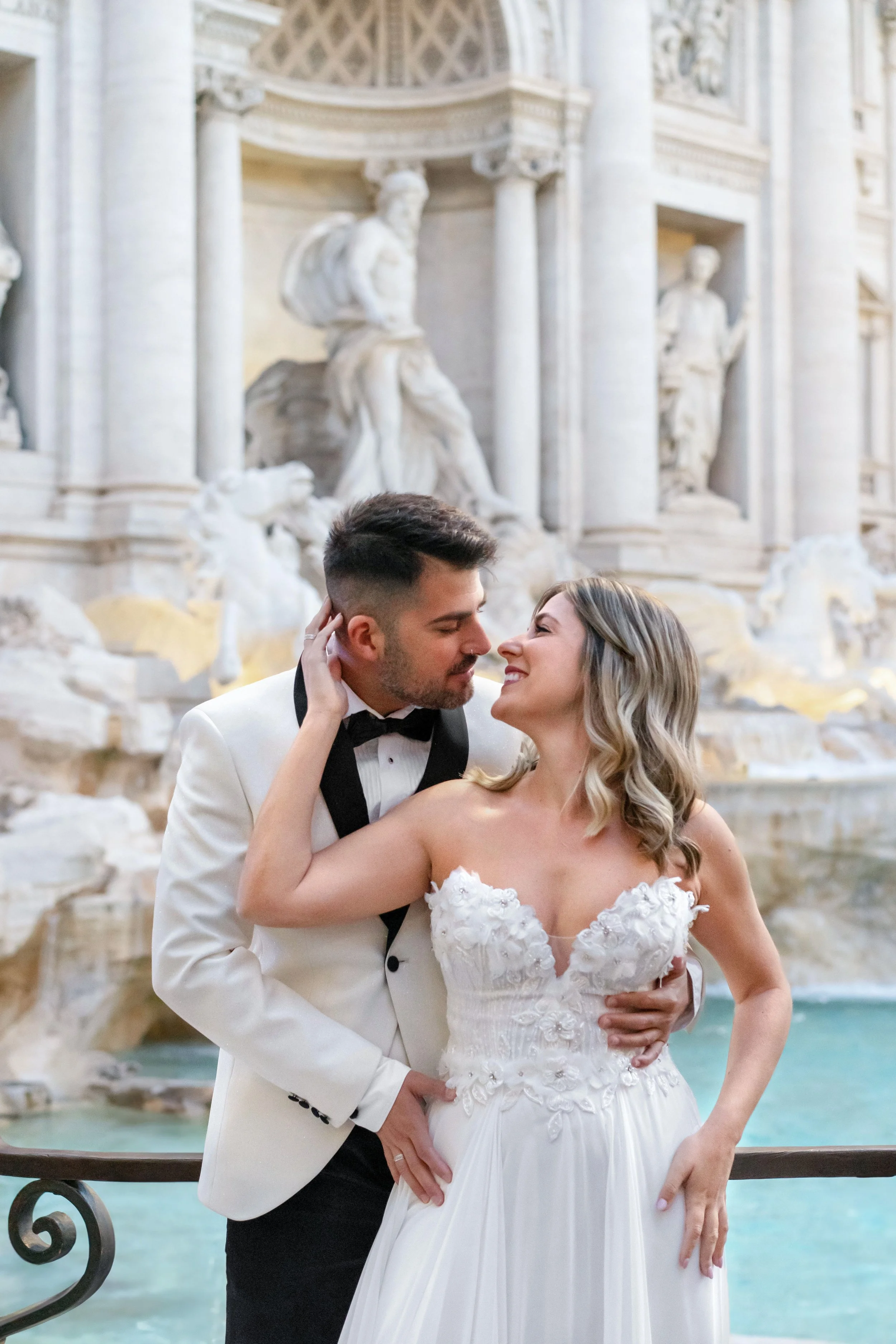 Trevi fountain photo sessions