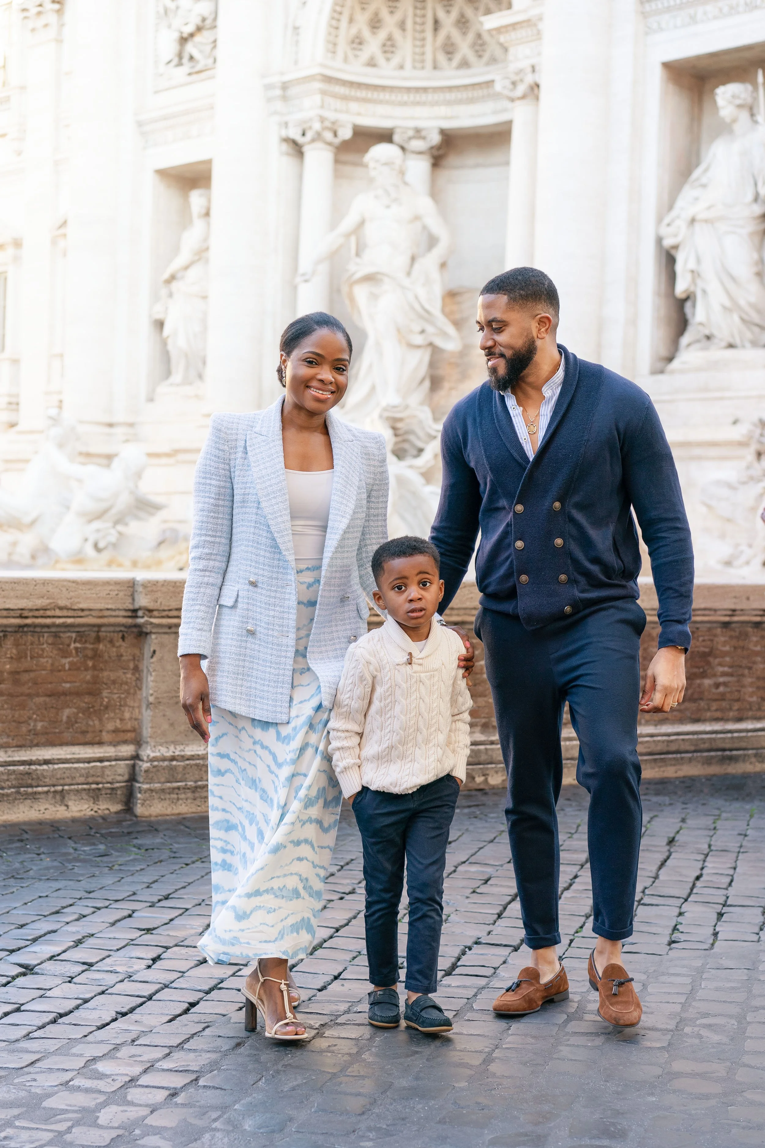 Family photoshoot at the Trevi in Rome