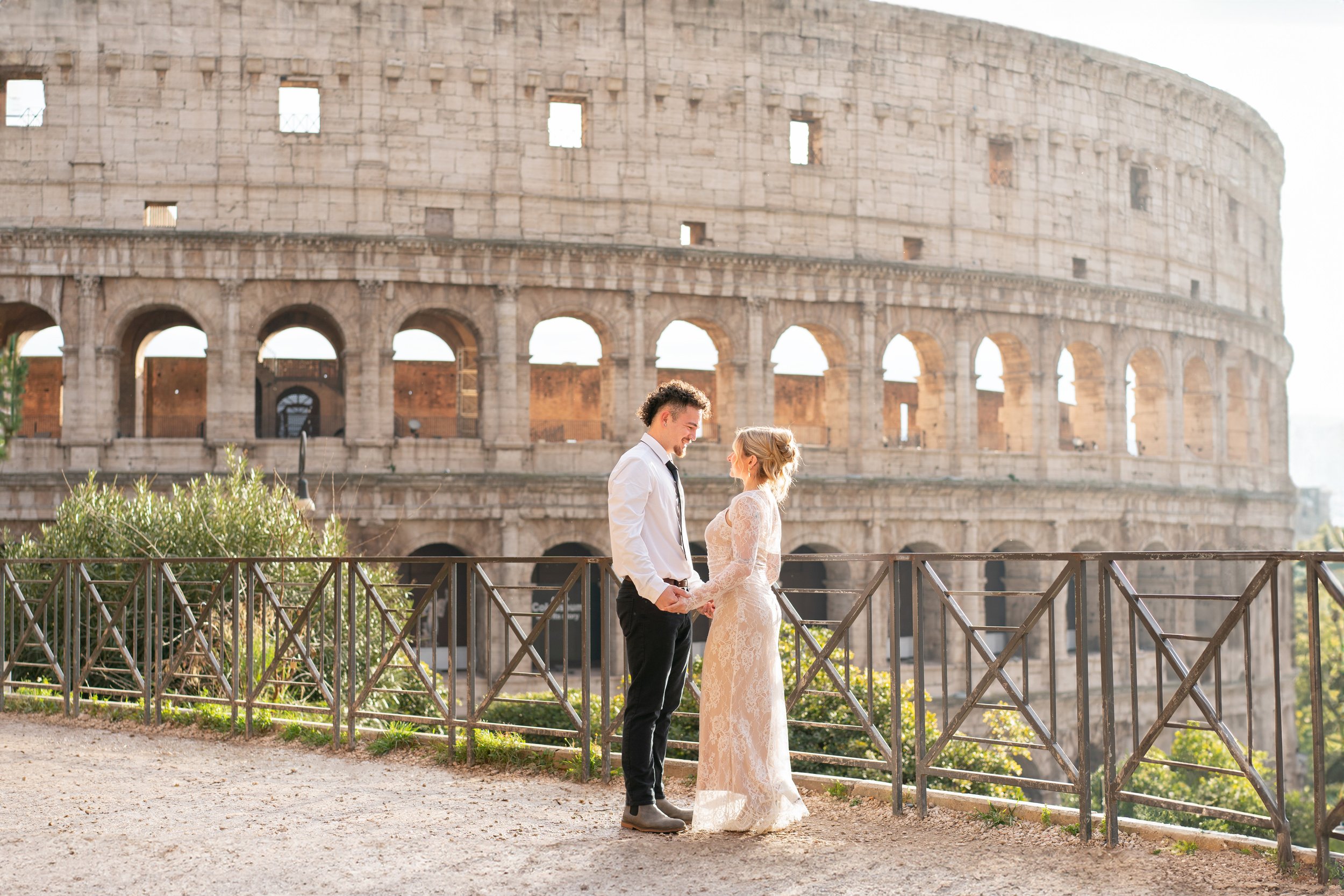 Couple sunset photo sessions in Rome
