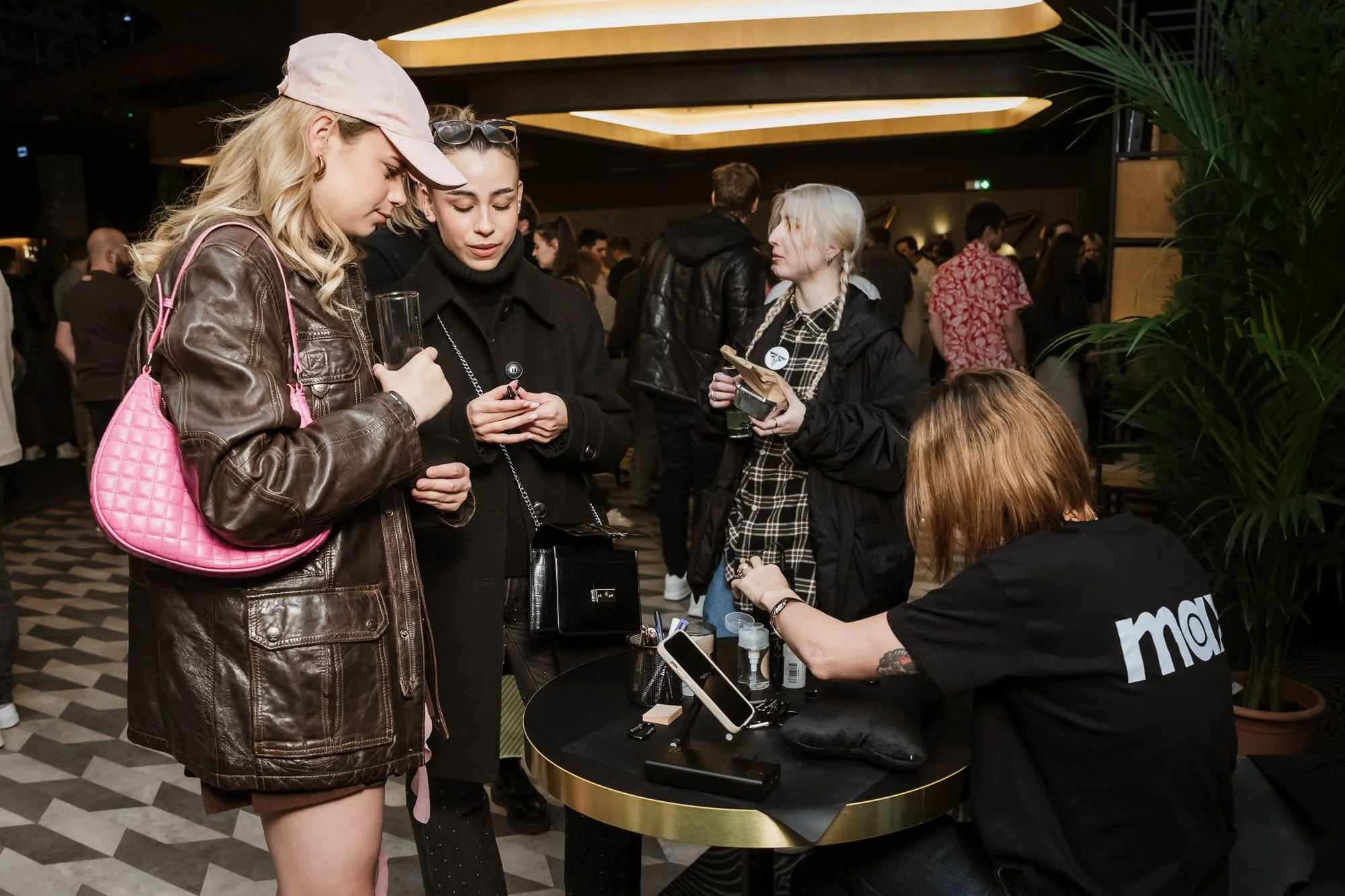 Max launch event / Fru - linesbyme.studio / Budapest Calligrapher.jpg