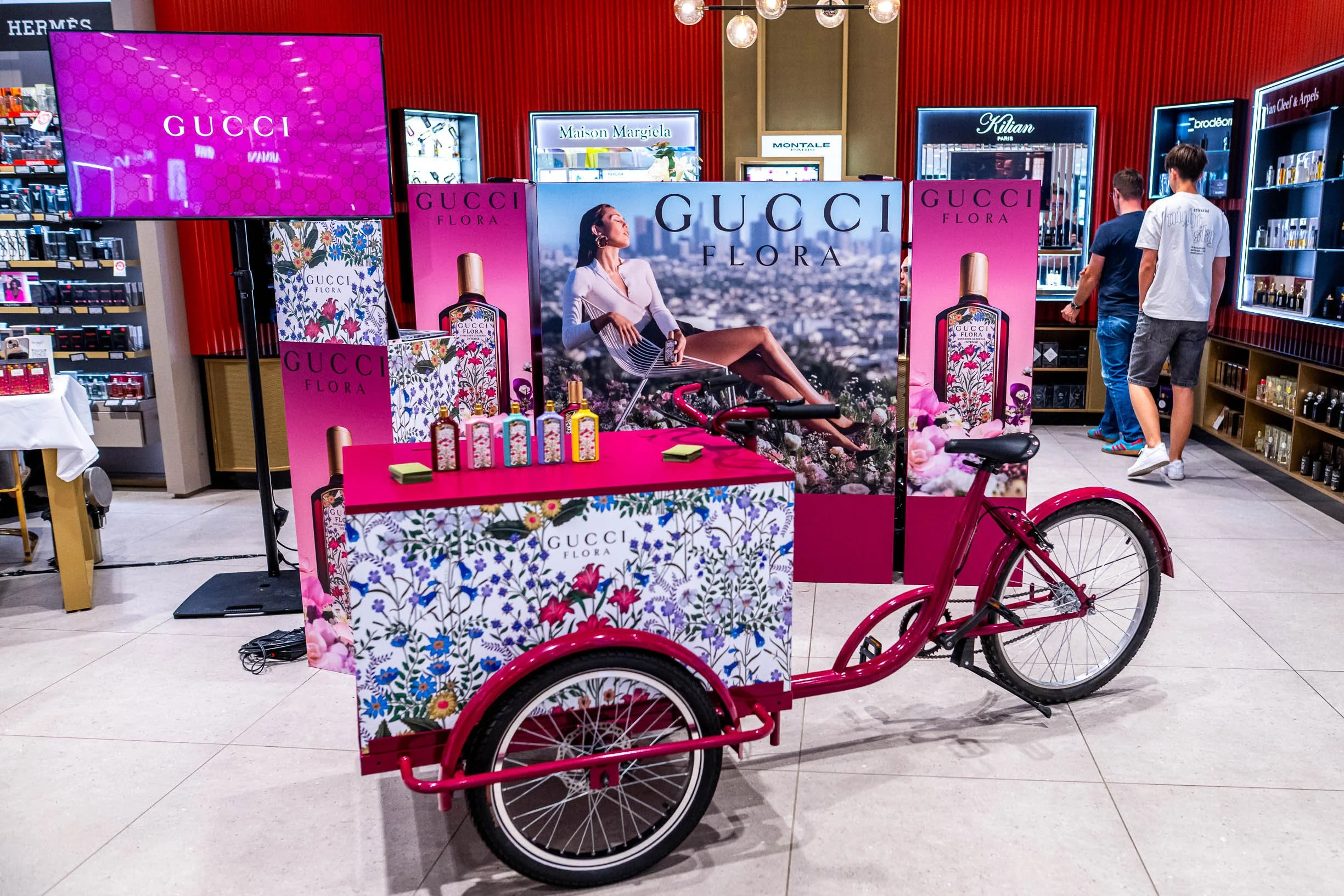 Gucci Flora / Fru - linesbyme.studio / Budapest Calligrapher.jpg