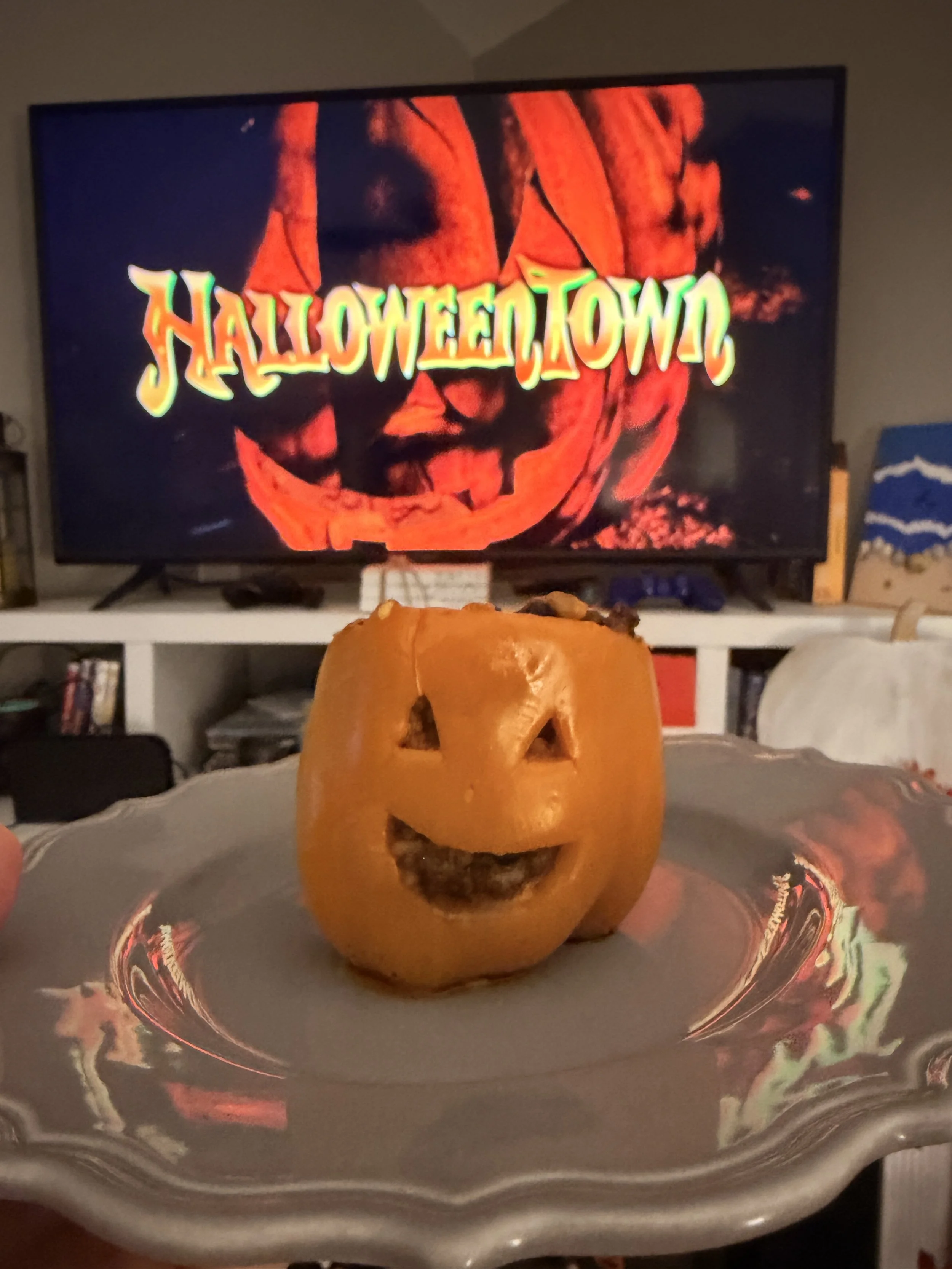 Halloweentown Movie Night + Jack-O'-Lantern Stuffed Peppers 🎃