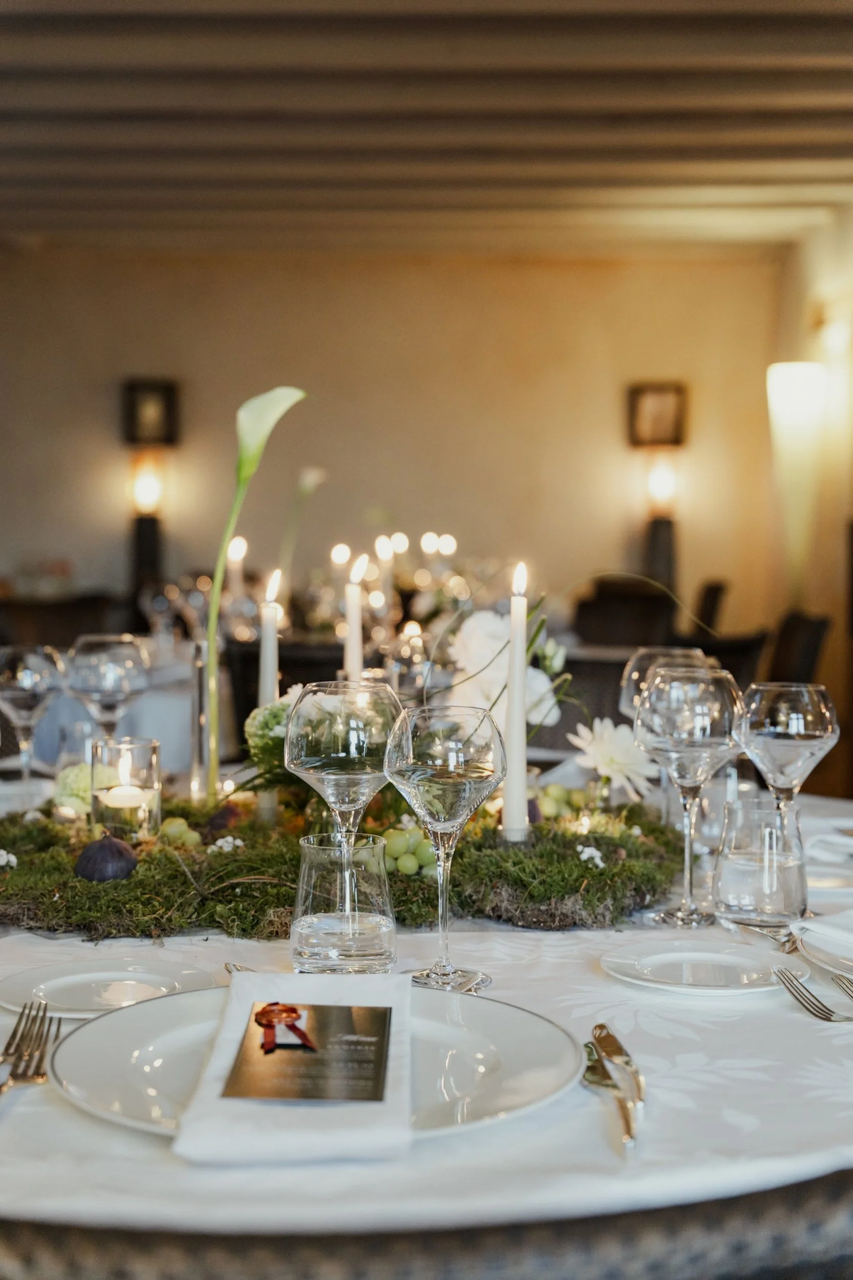 White calla table detail