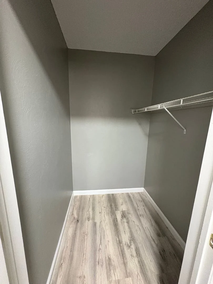 105 Bedroom closet.jpeg