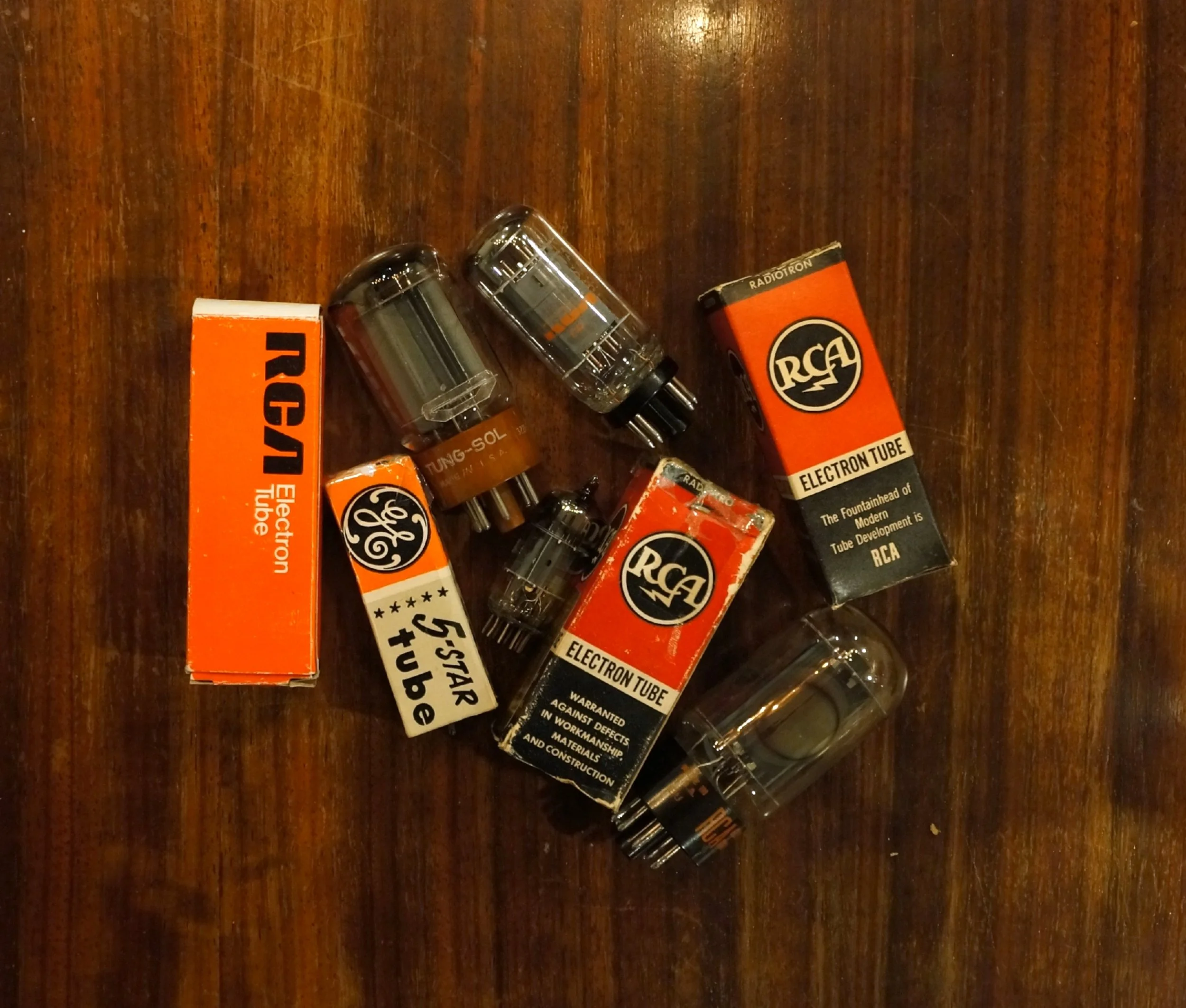 GA12(RCA + Tung Sol + General Electric).JPG