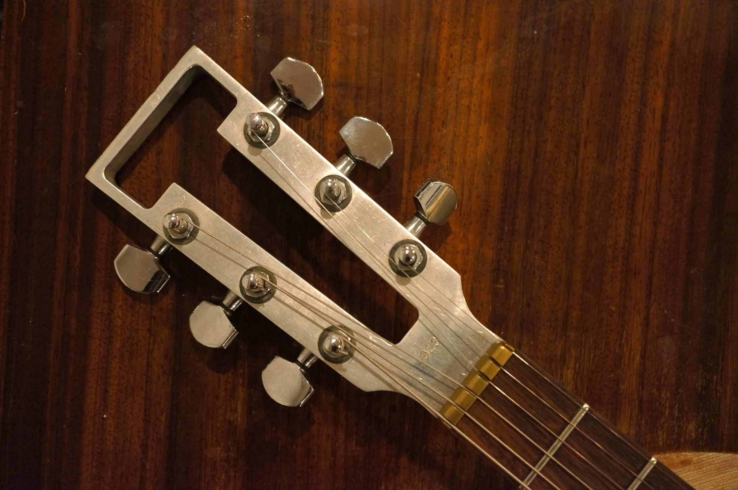 GA20(Travis Bean + Electric Guitar Company).JPG